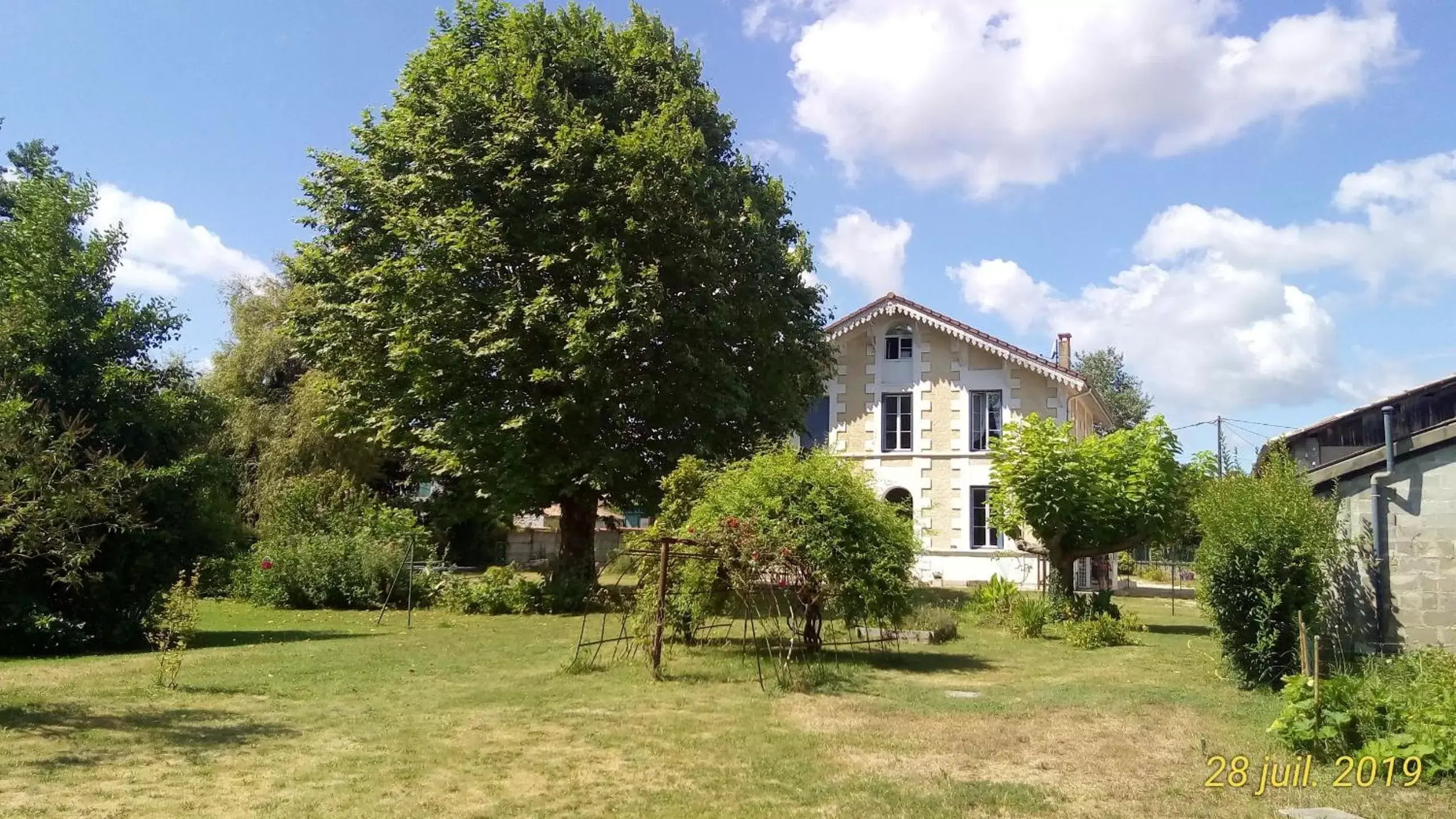 Garden, Property Building in Montplaisir