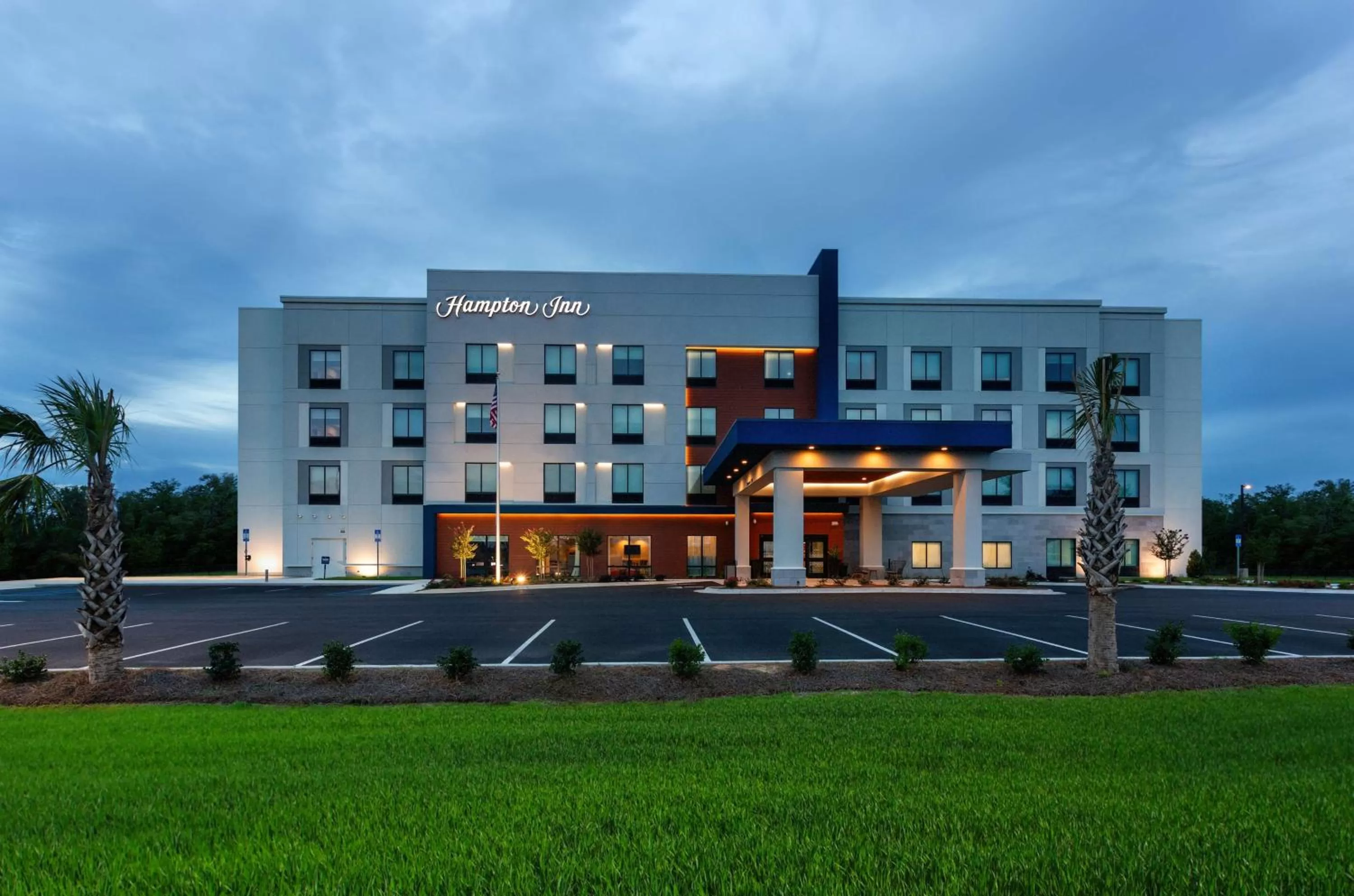 Property building in Hampton Inn Marianna I-10