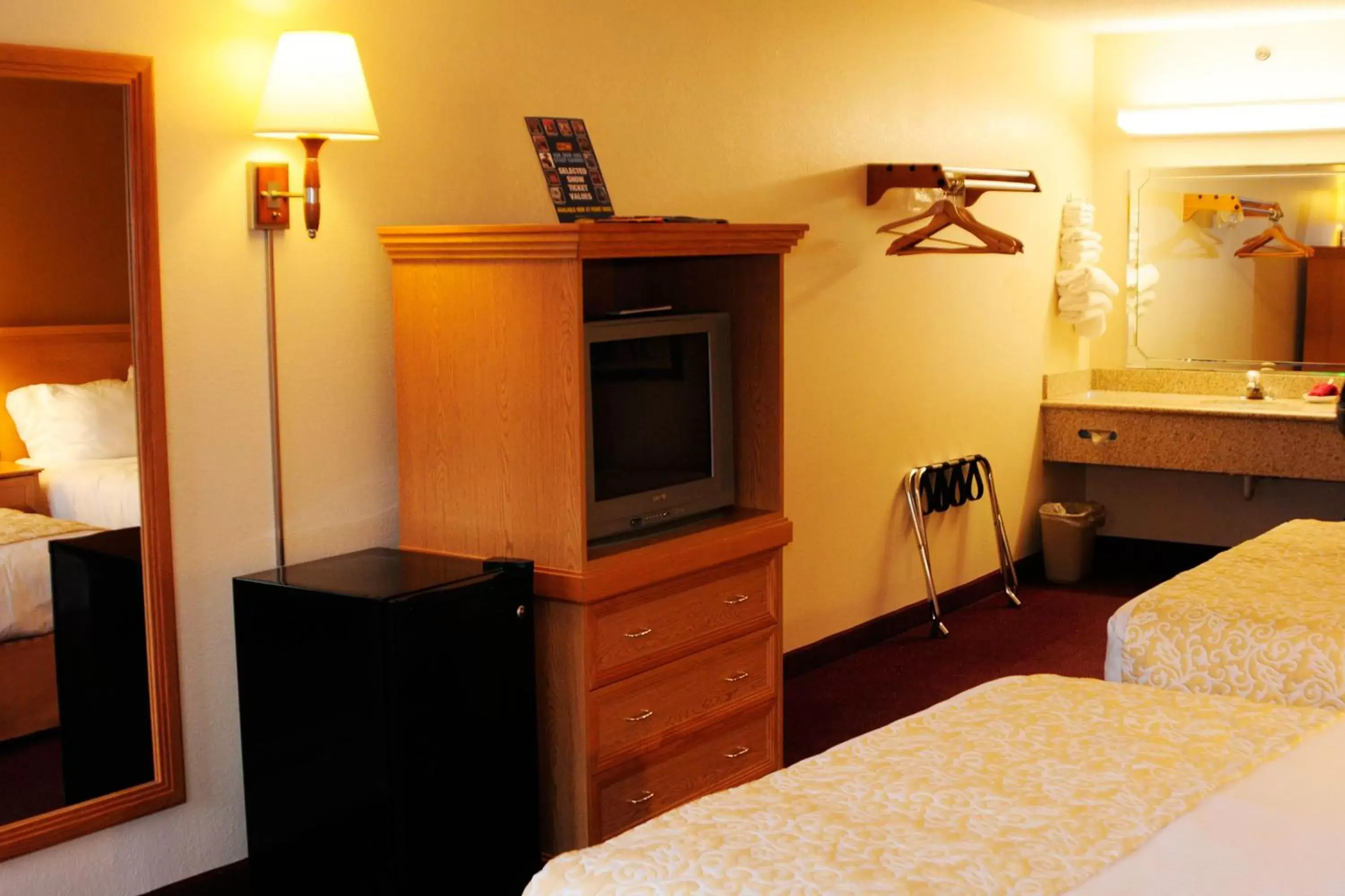 TV and multimedia, Bed in Whispering Hills Inn