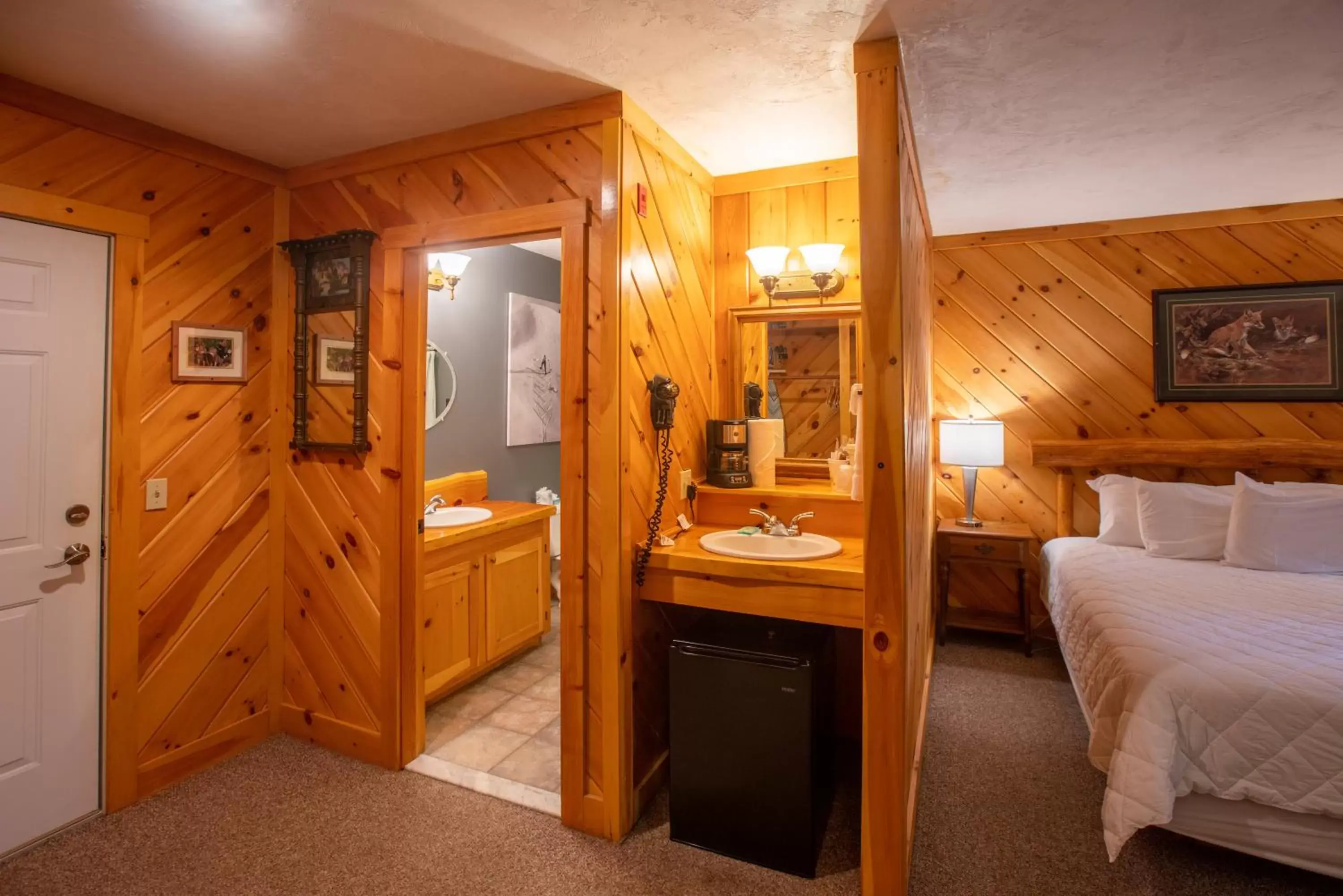 Bathroom in New England Inn & Lodge