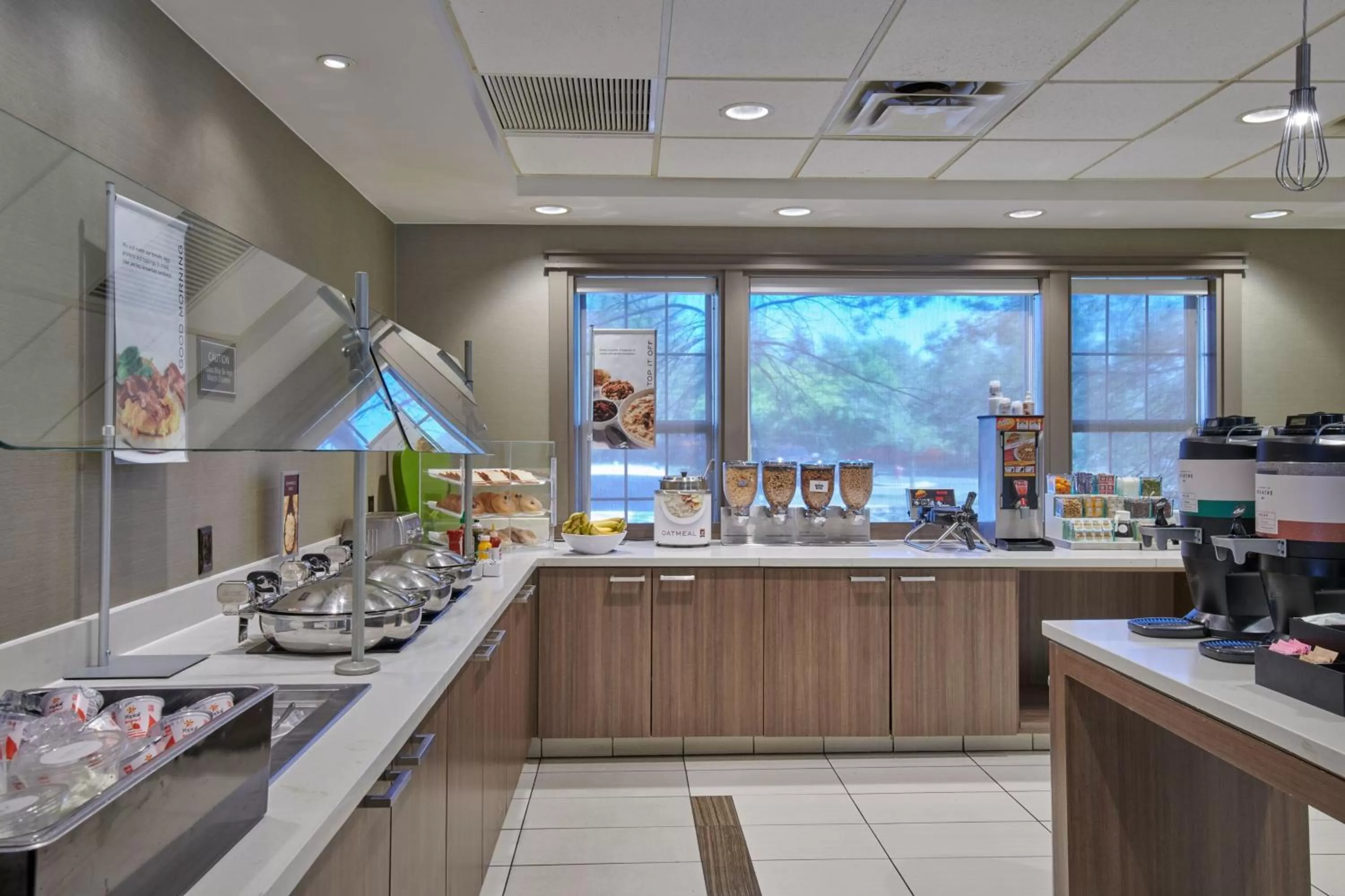 Breakfast in Residence Inn by Marriott Detroit / Novi