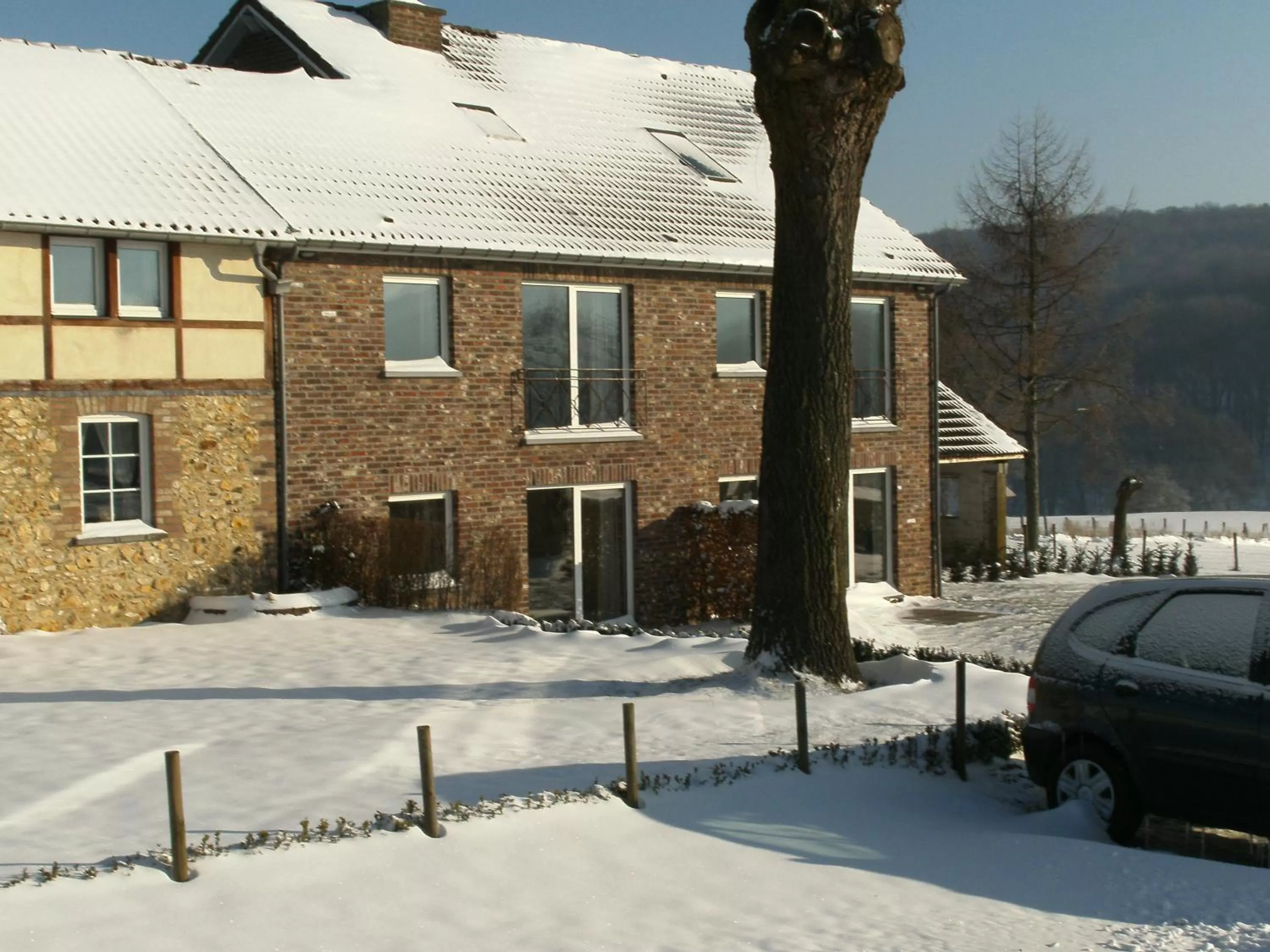 Facade/entrance, Winter in 't Gulpdal Hotel Voeren-Teuven