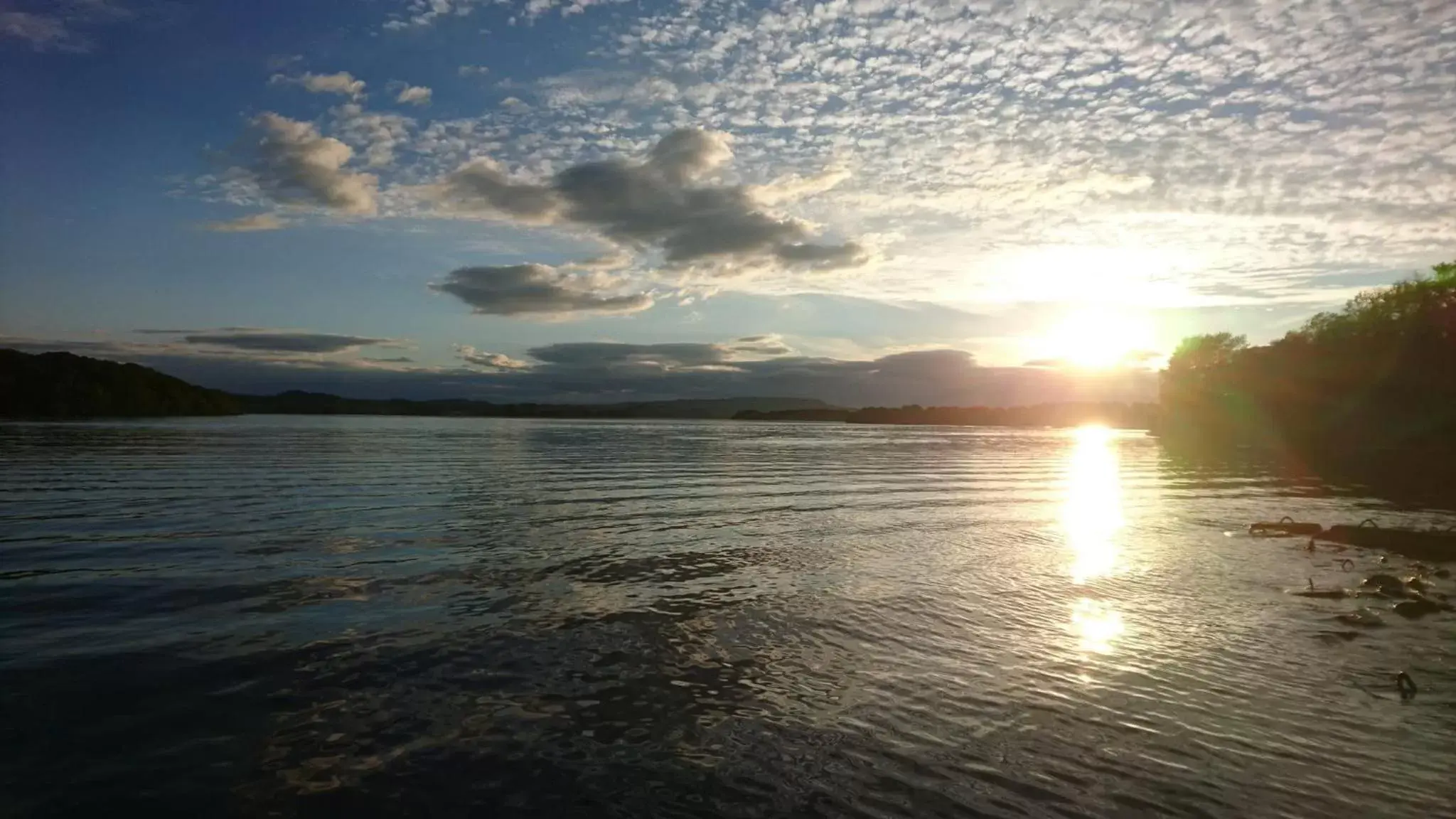 Neighbourhood, Sunrise/Sunset in Rossclare Lodge