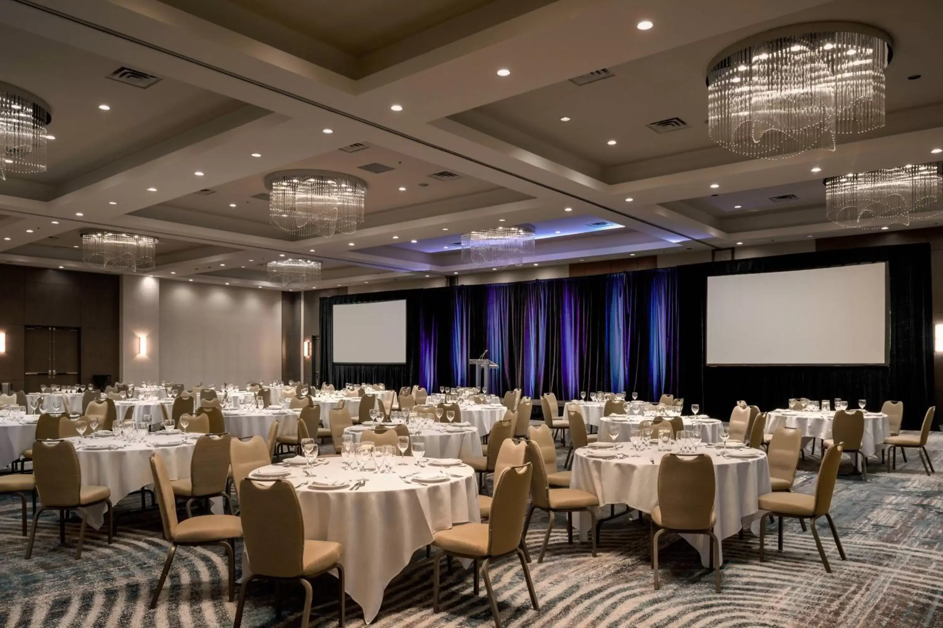 Meeting/conference room, Banquet Facilities in Vancouver Marriott Pinnacle Downtown Hotel