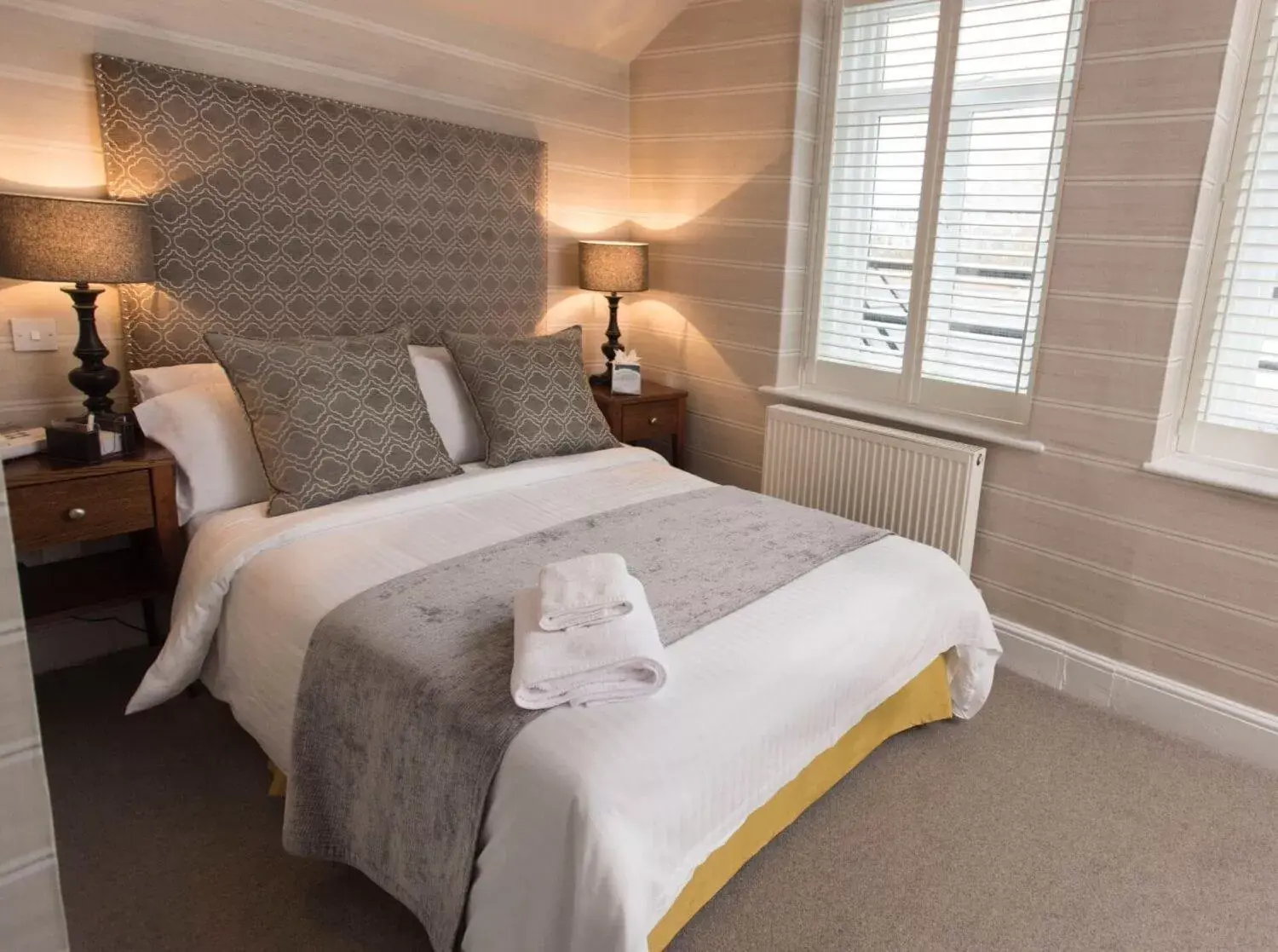 Double Room in The Bear, Cowbridge Double Room in The Bear, Cowbridge