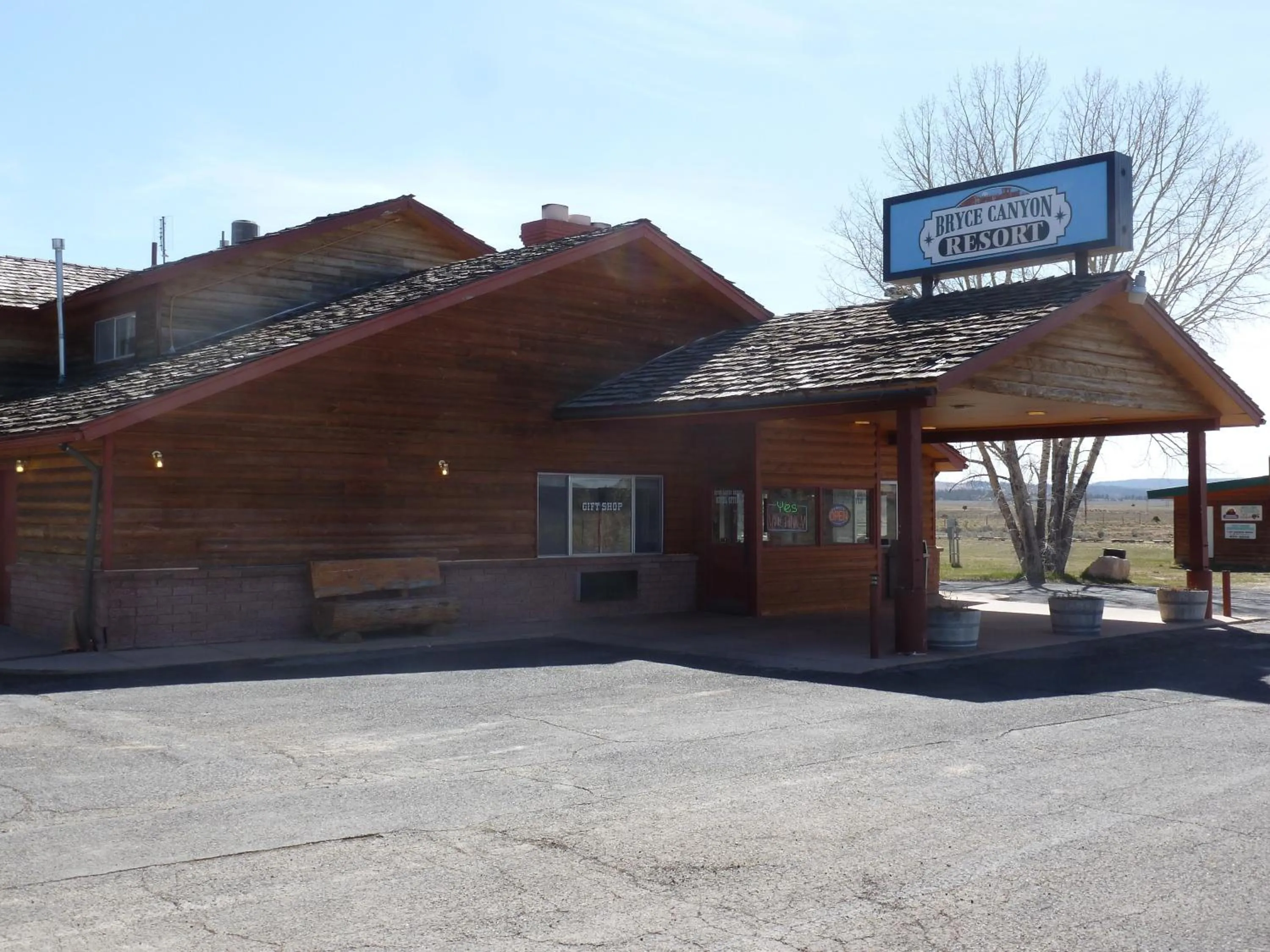 Facade/entrance in Bryce Canyon Resort