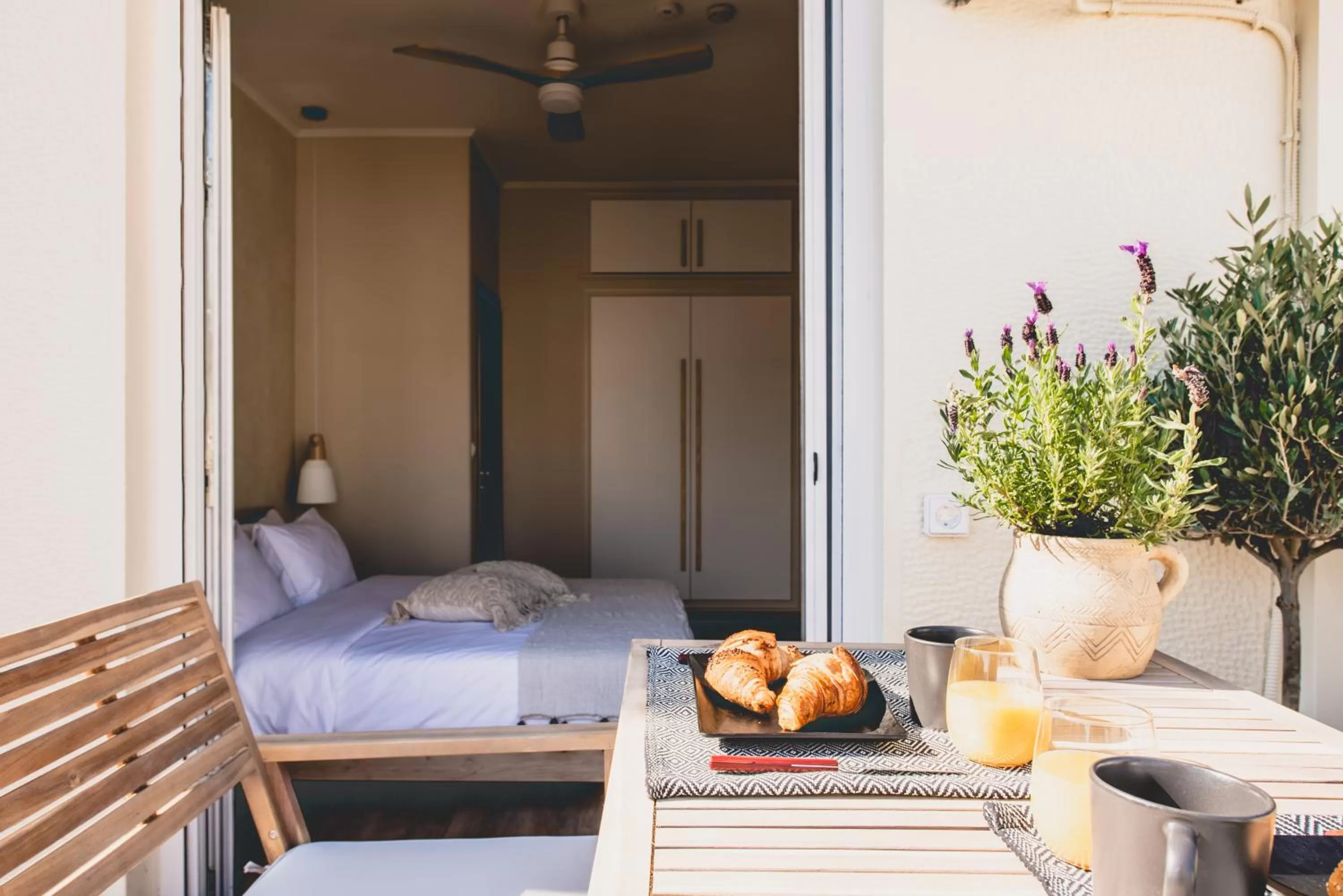 Bed in Living Stone Aparthotel