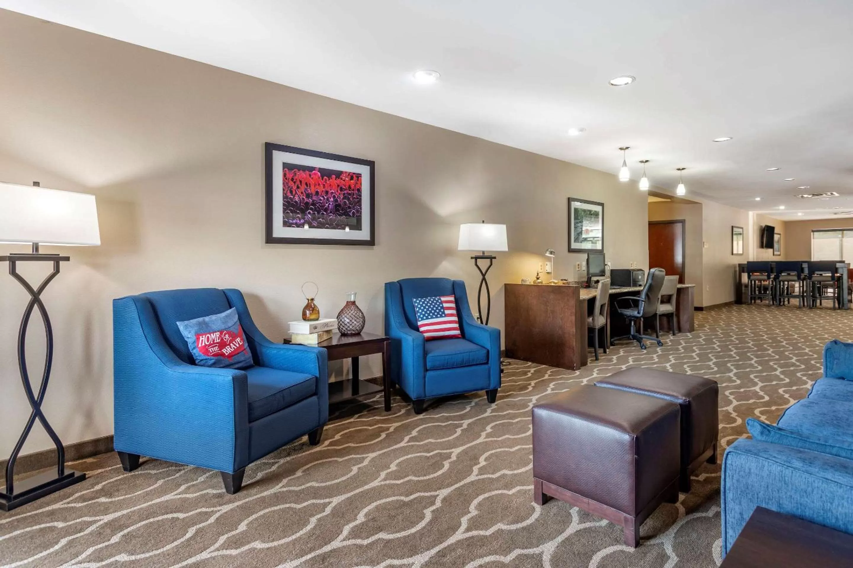 Lobby or reception in Comfort Suites Manchester near Arnold AFB
