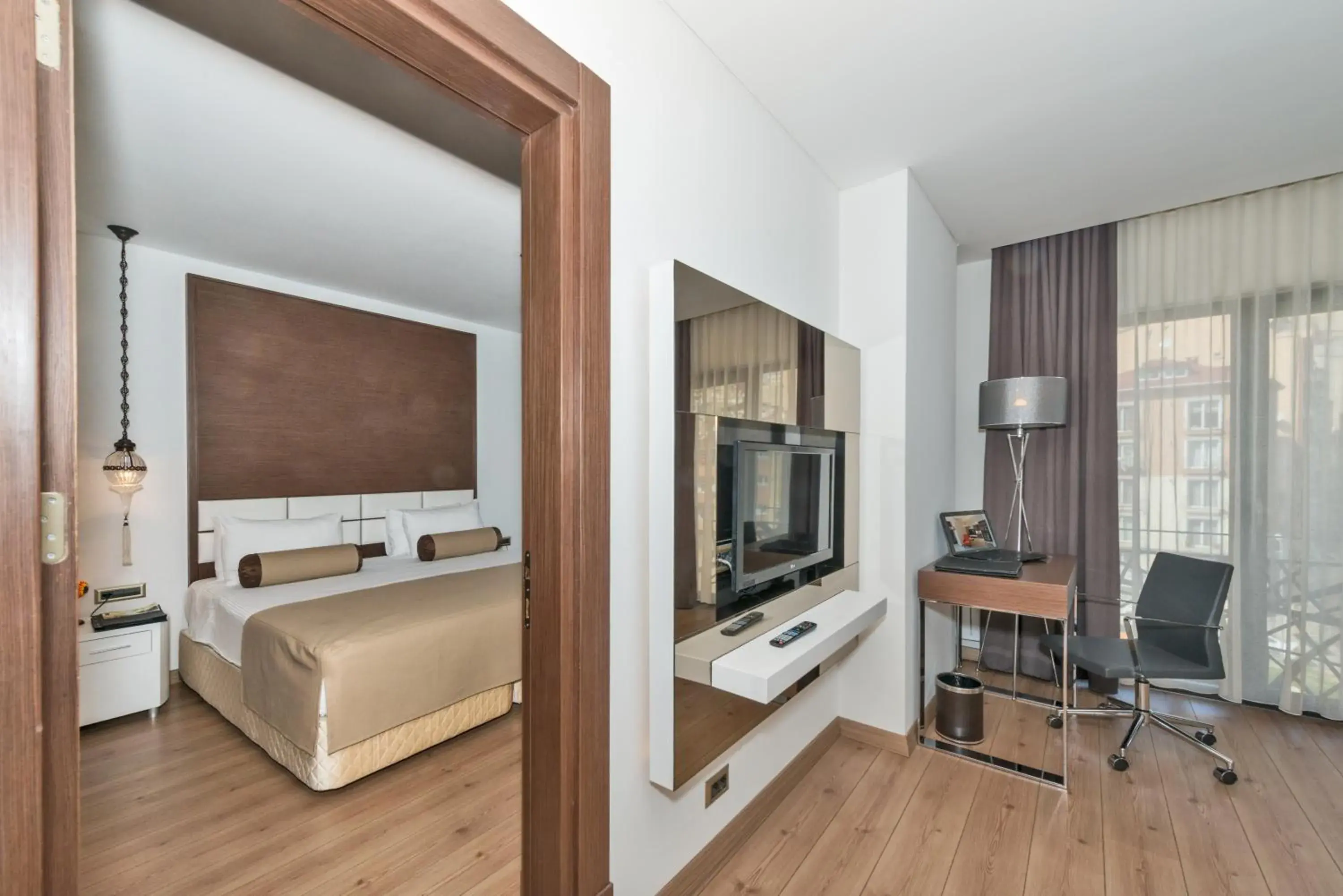 Bedroom, TV/Entertainment Center in Istanbul Dora Hotel