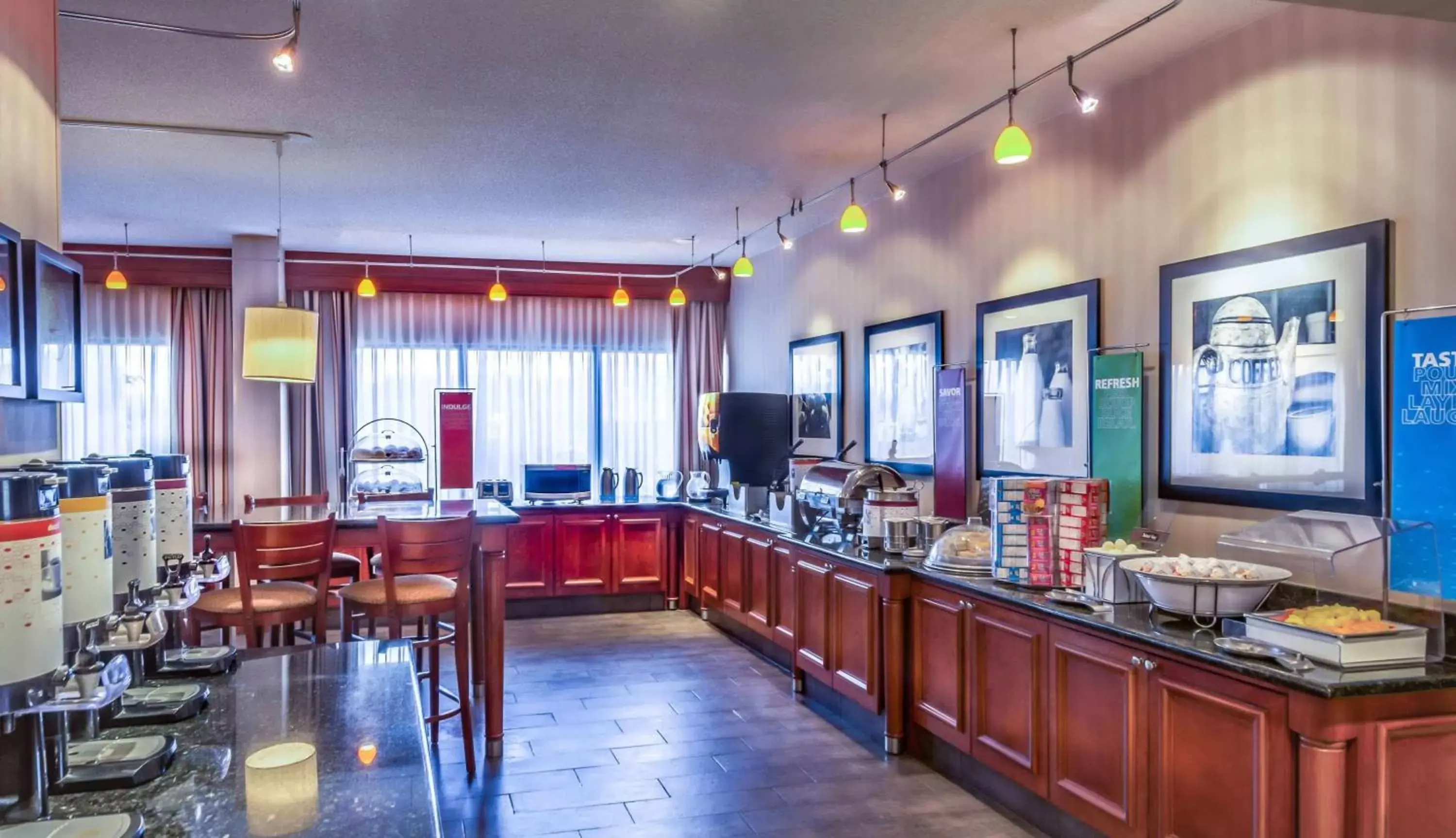 Dining area, Restaurant/Places to Eat in Hampton Inn Washington