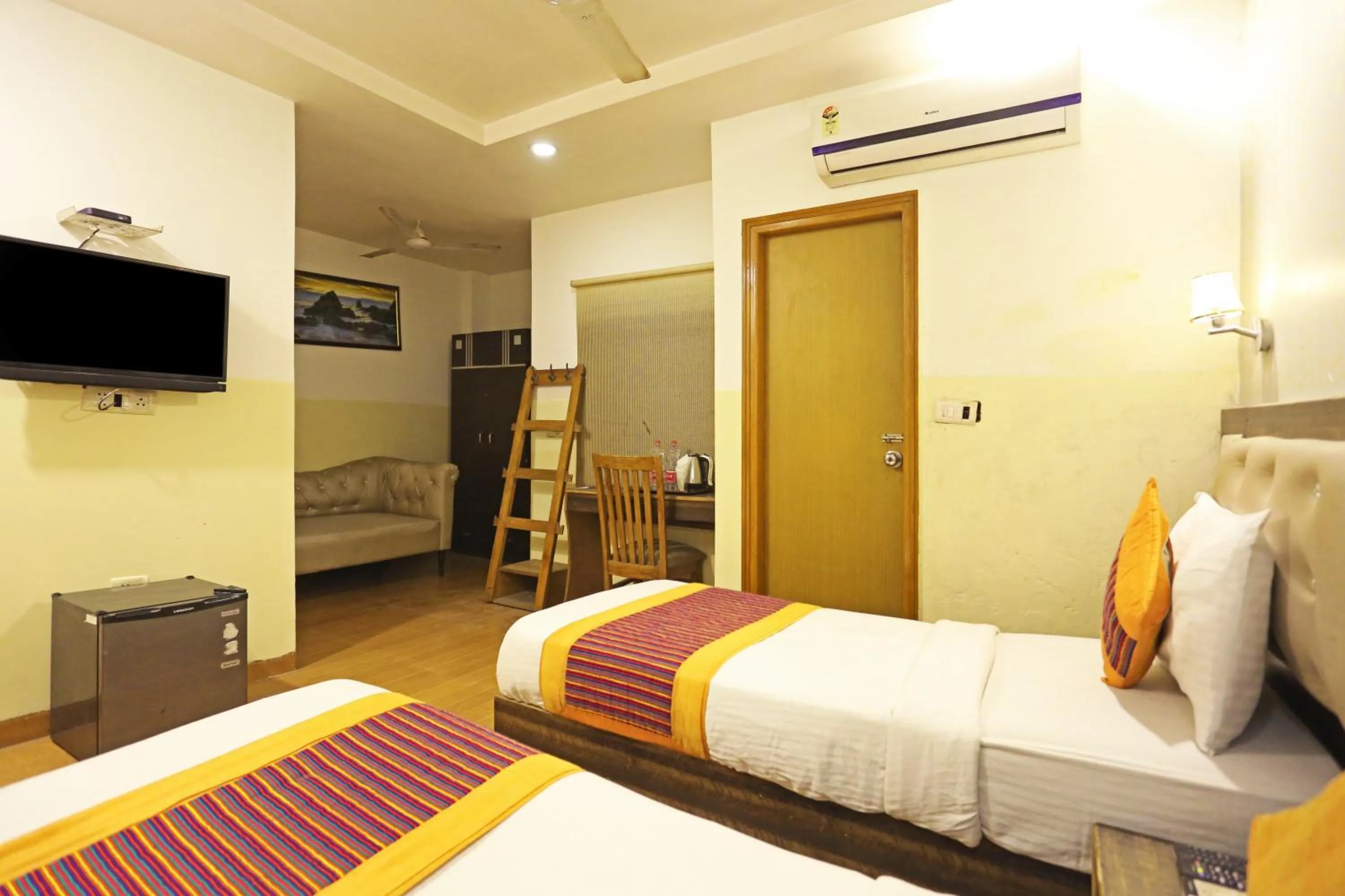 Communal lounge/ TV room, Bed in Hotel Aeroporto Nearest Landmark Aerocity delhi