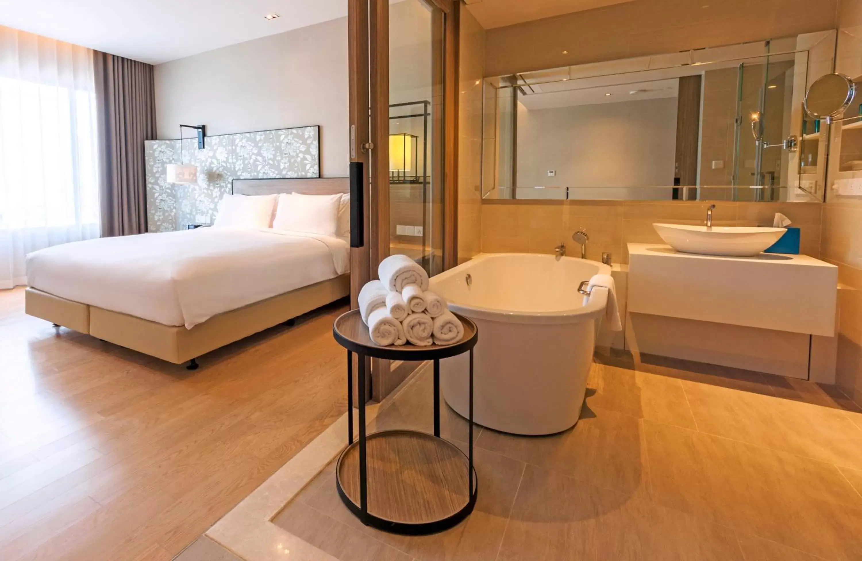 Photo of the whole room, Bathroom in Holiday Inn & Suites Rayong City Centre, an IHG Hotel