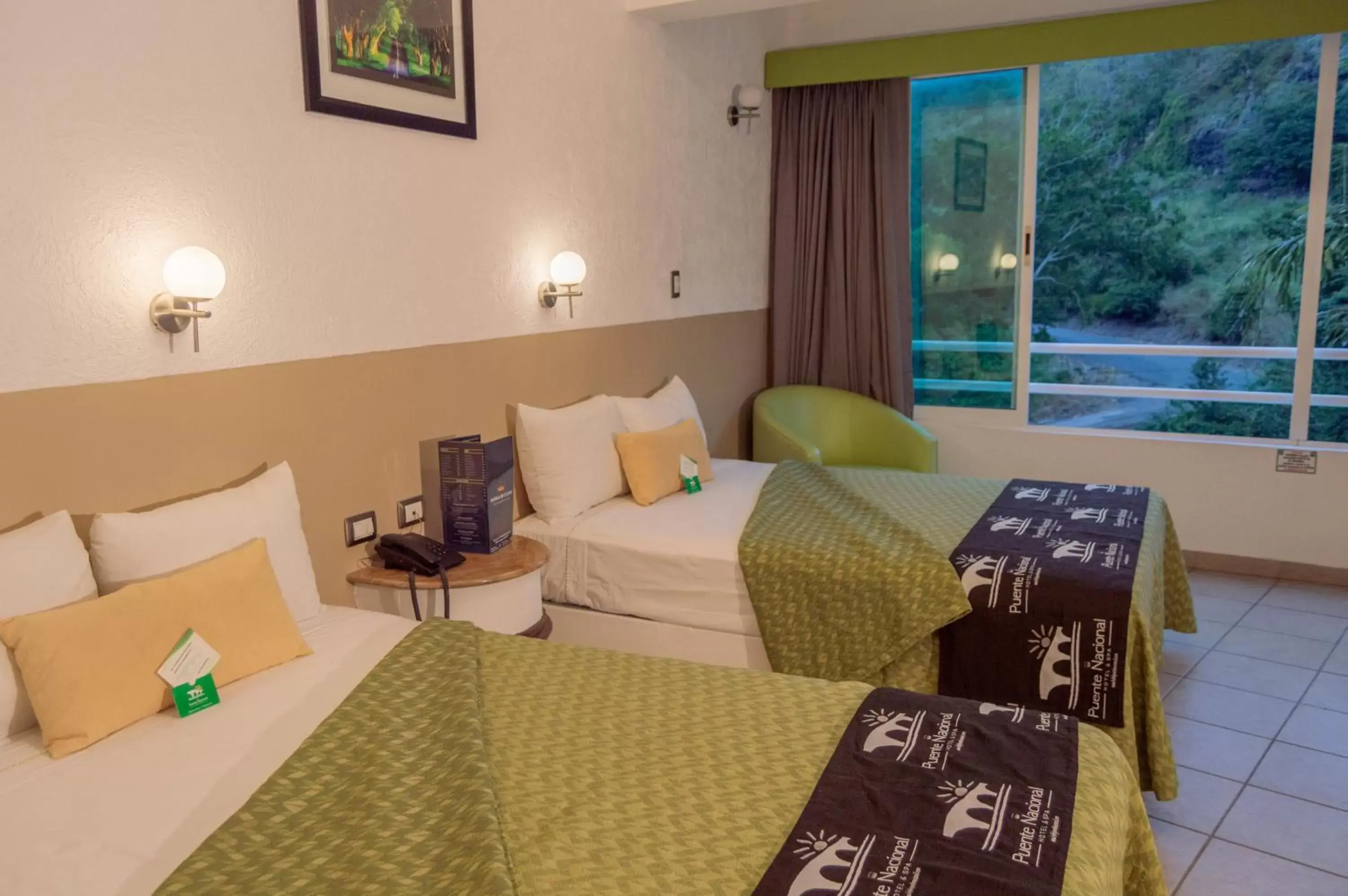Bedroom, Bed in Hotel Puente Nacional & Spa