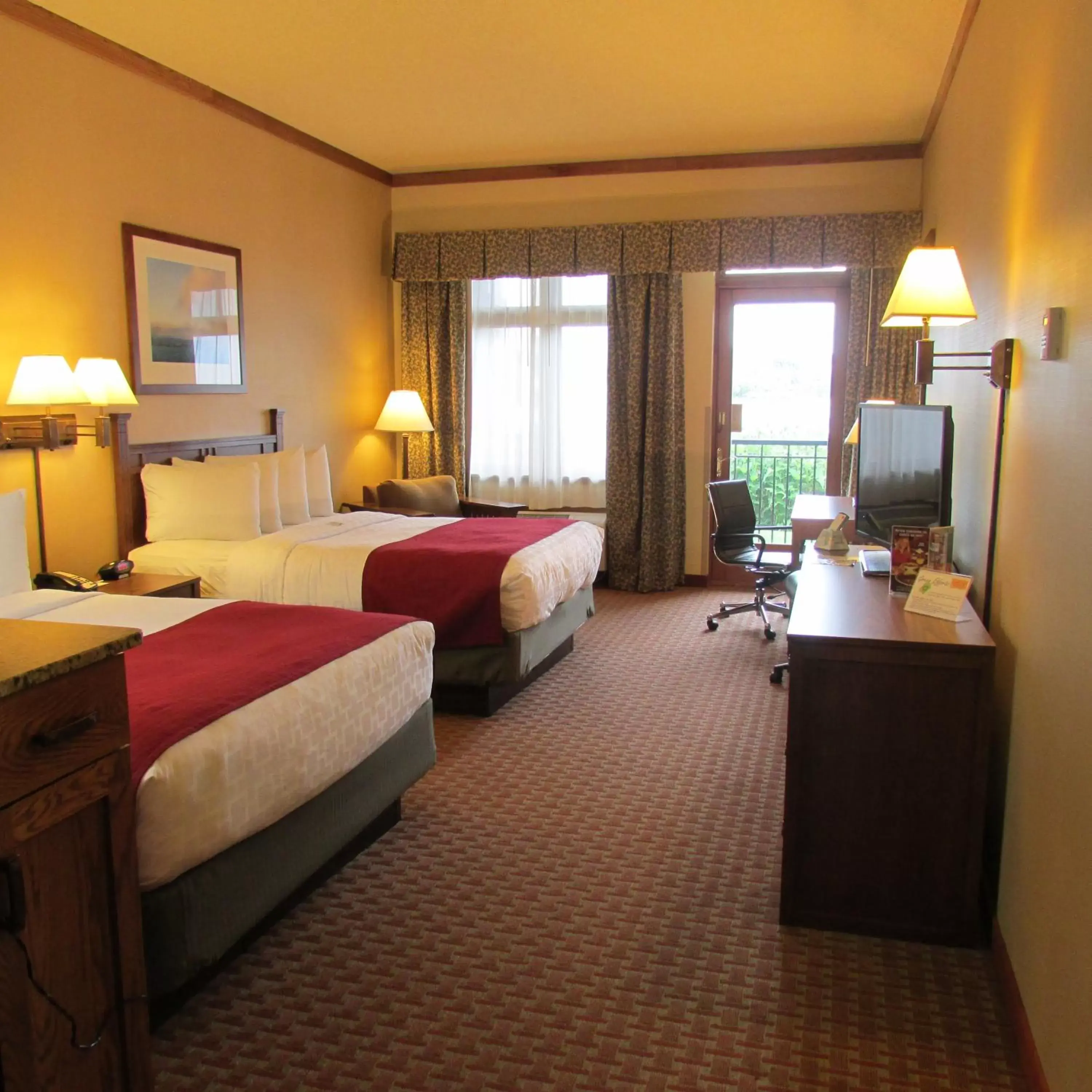 Queen Room with Two Queen Beds with Balcony in Canal Park Lodge