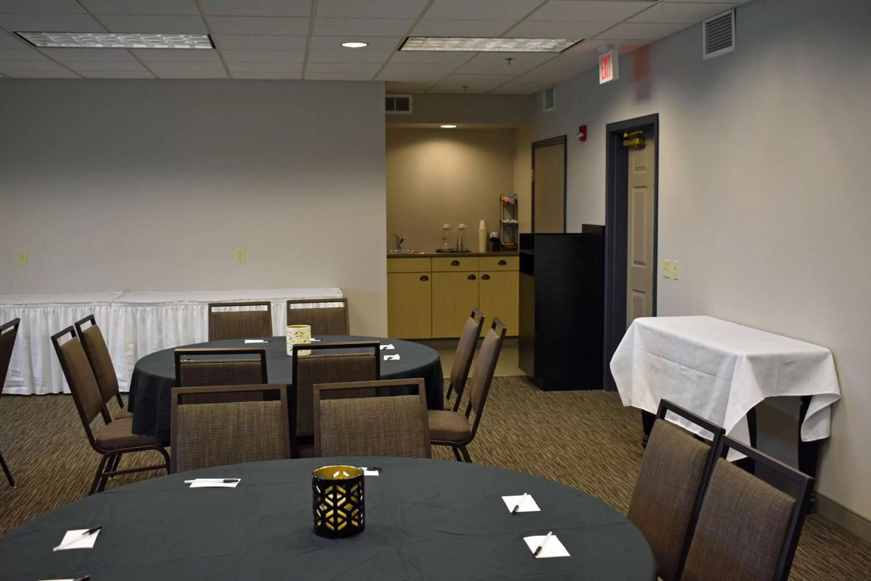 On site, Restaurant/Places to Eat in Country Inn & Suites by Radisson, Northwood, IA