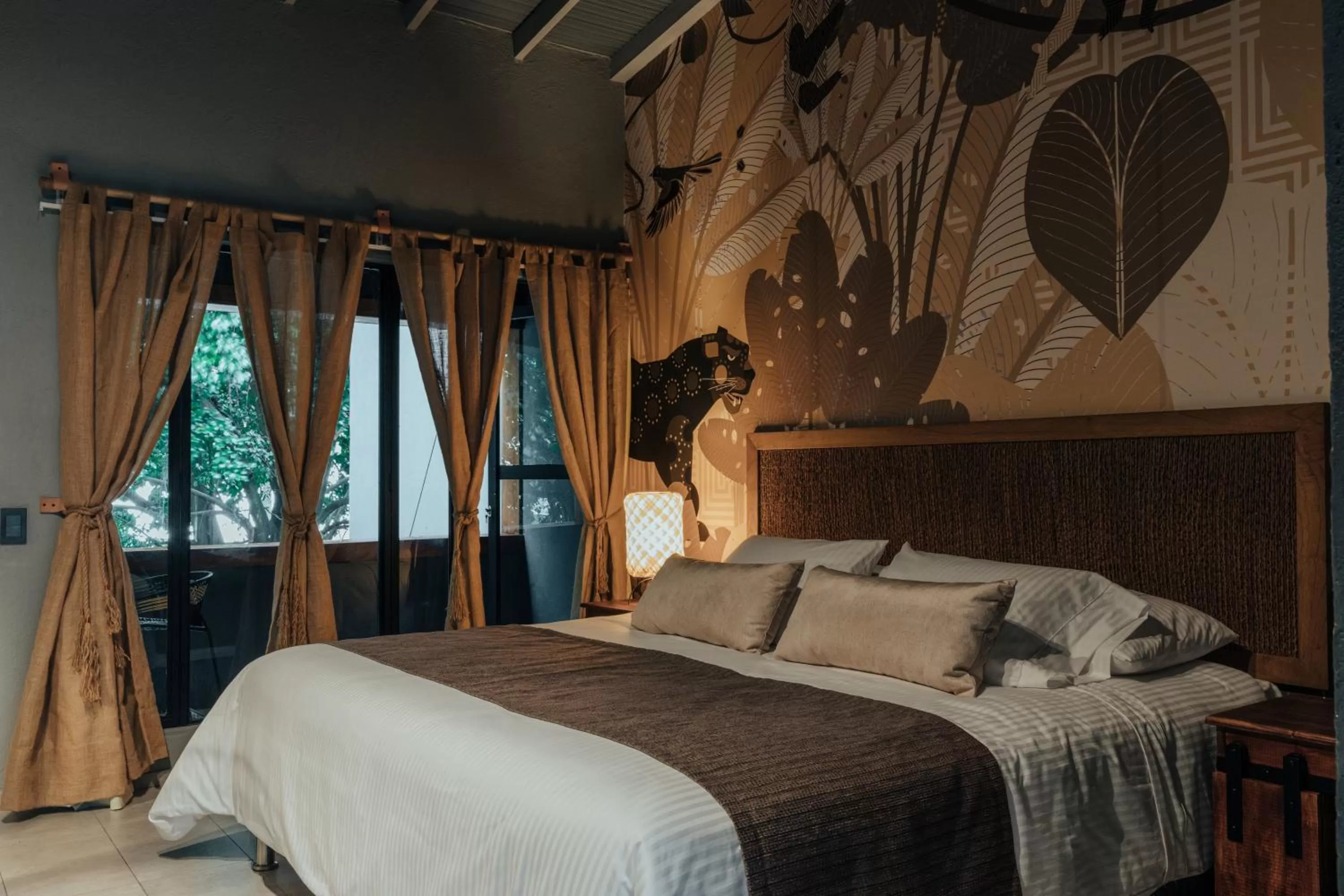 Photo of the whole room, Bed in Sui Boutique Hotel