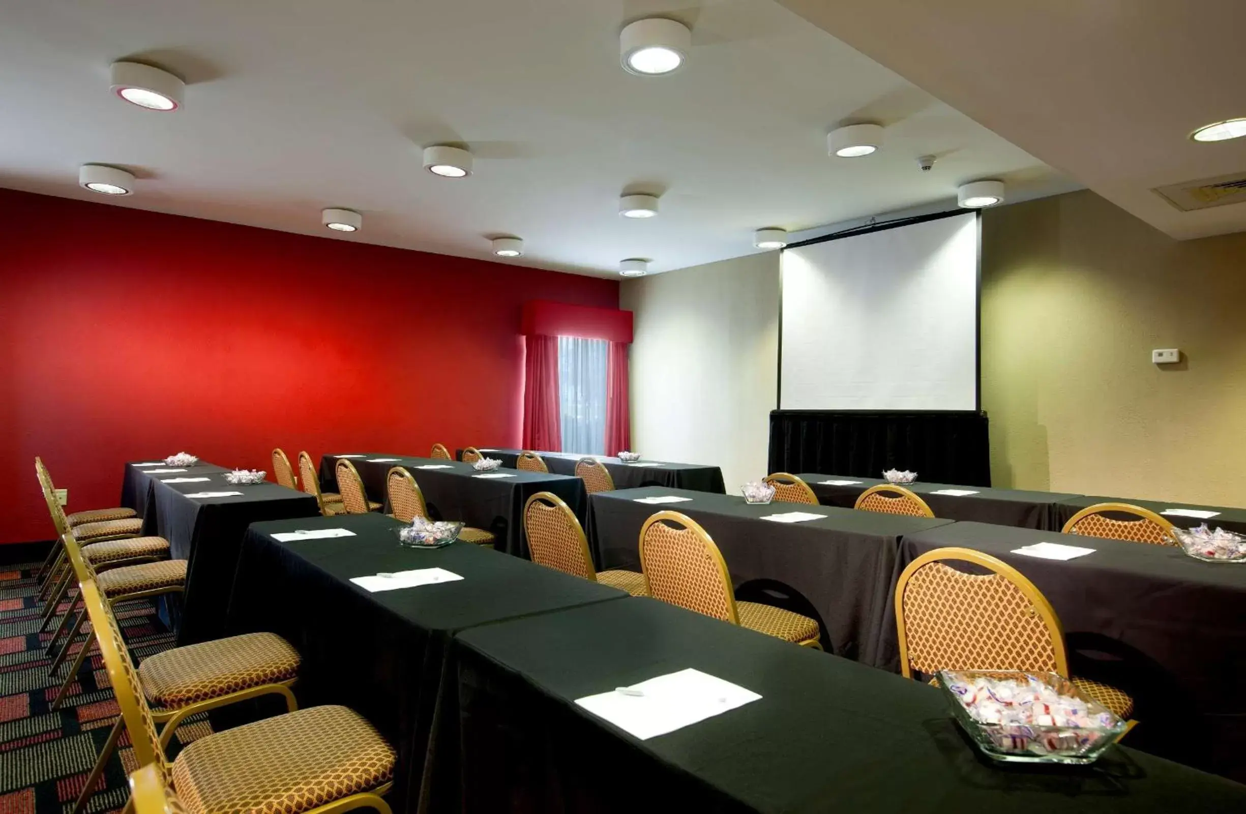 Meeting/conference room in Hampton Inn Woodbridge