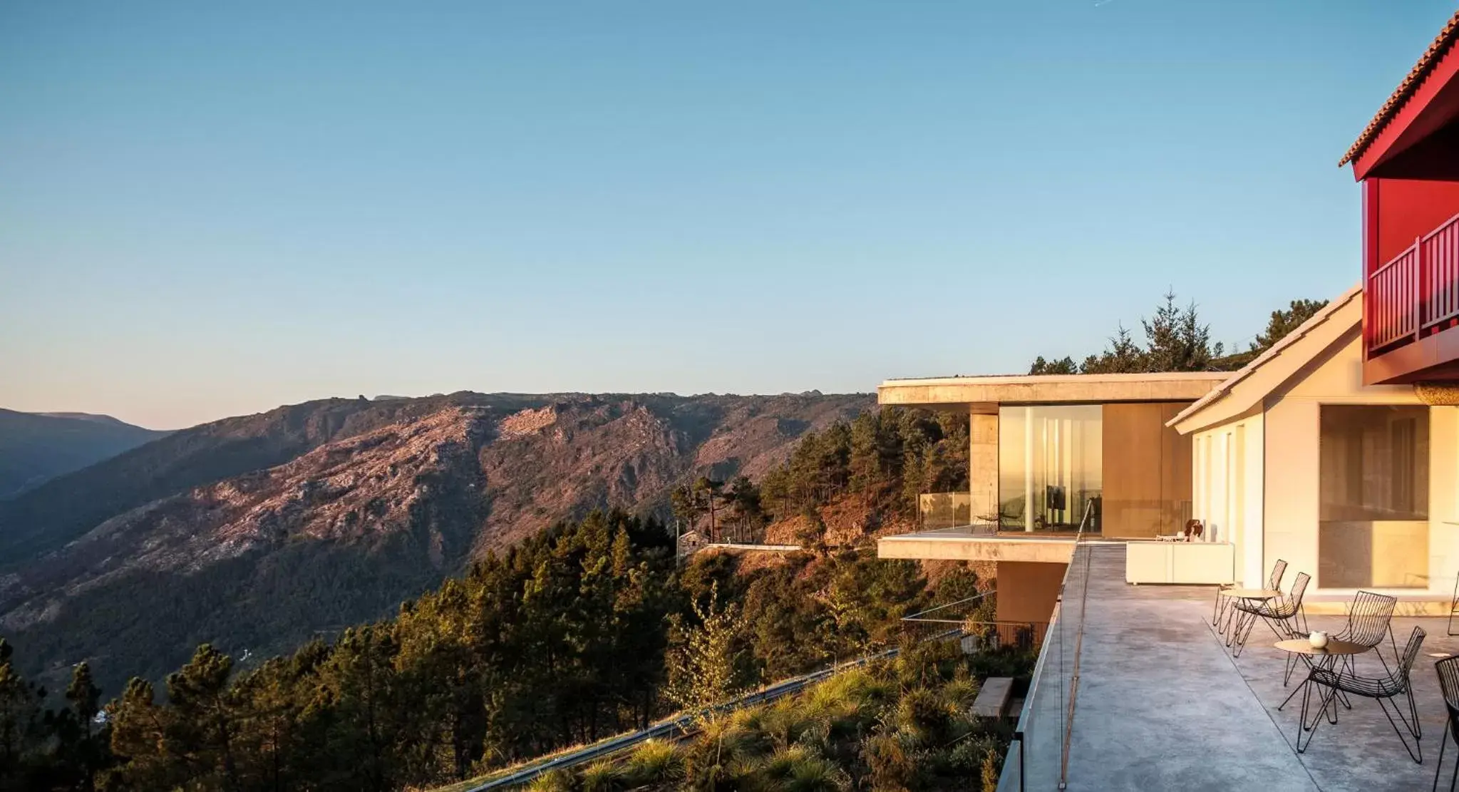 Property building in Casa de São Lourenço - Burel Mountain Hotels