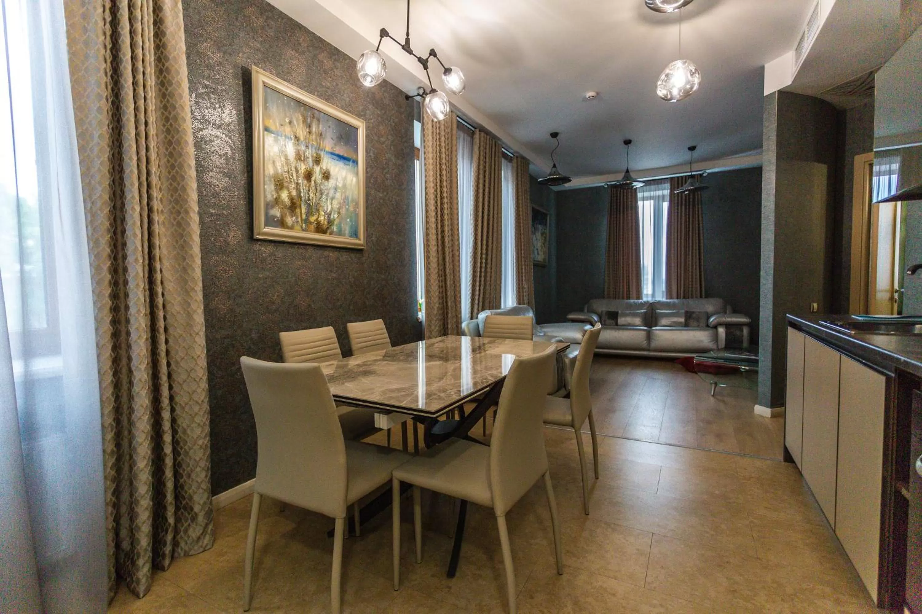 Photo of the whole room in Hotel "Mandarin Clubhouse"