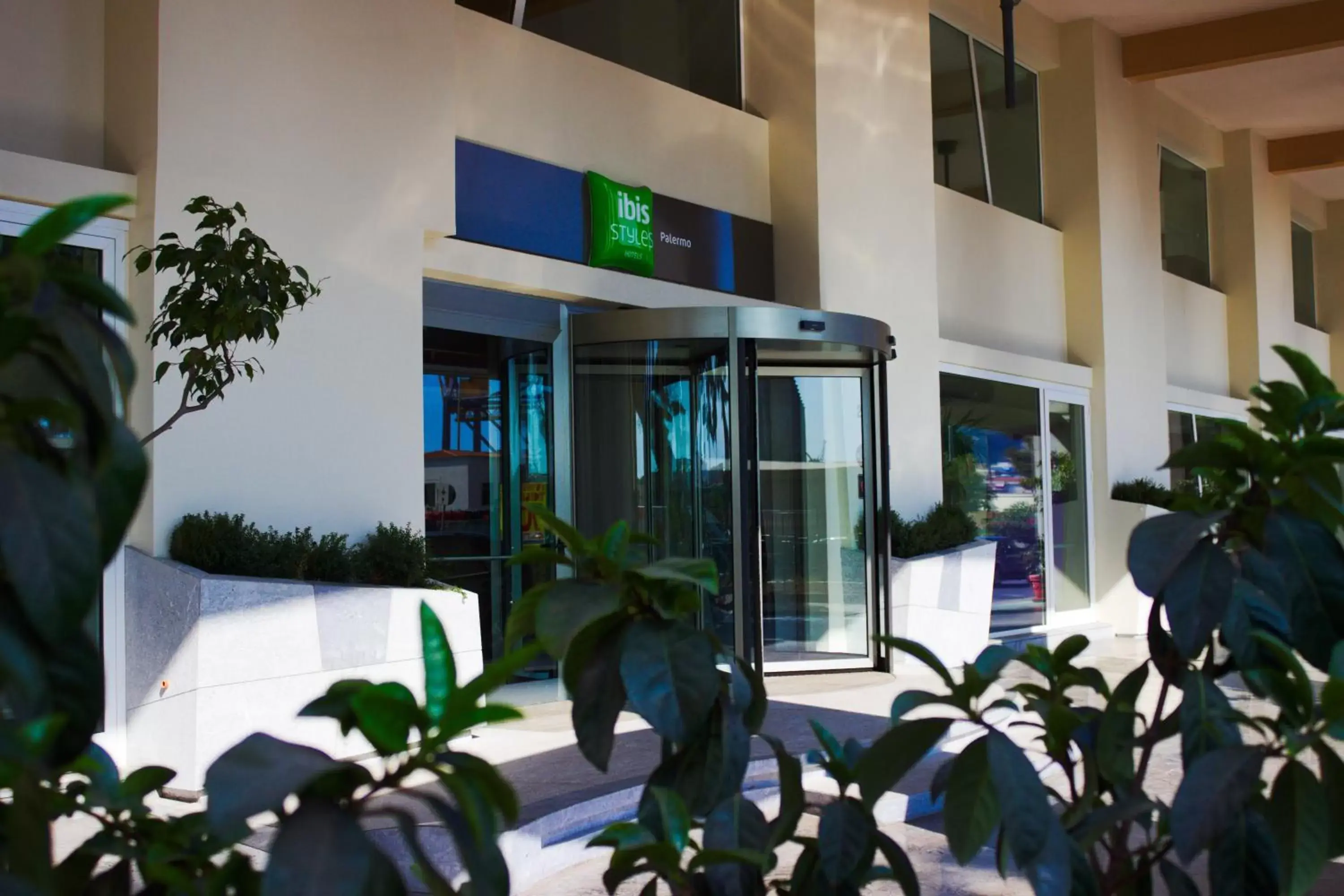 Facade/entrance in Ibis Styles Palermo President