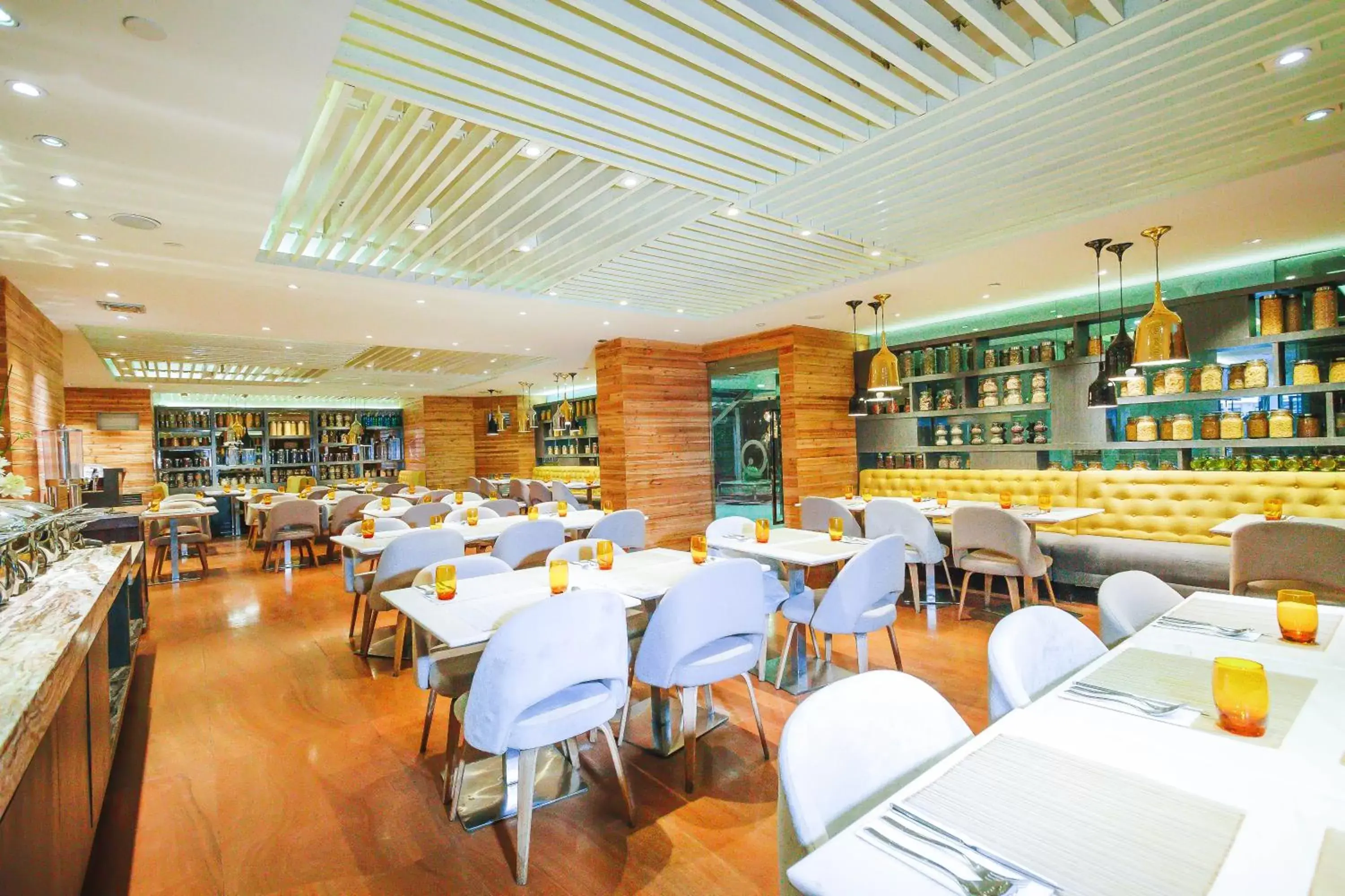 Restaurant/places to eat in Hotel XYZ Restaurant/places to eat in Hotel XYZ