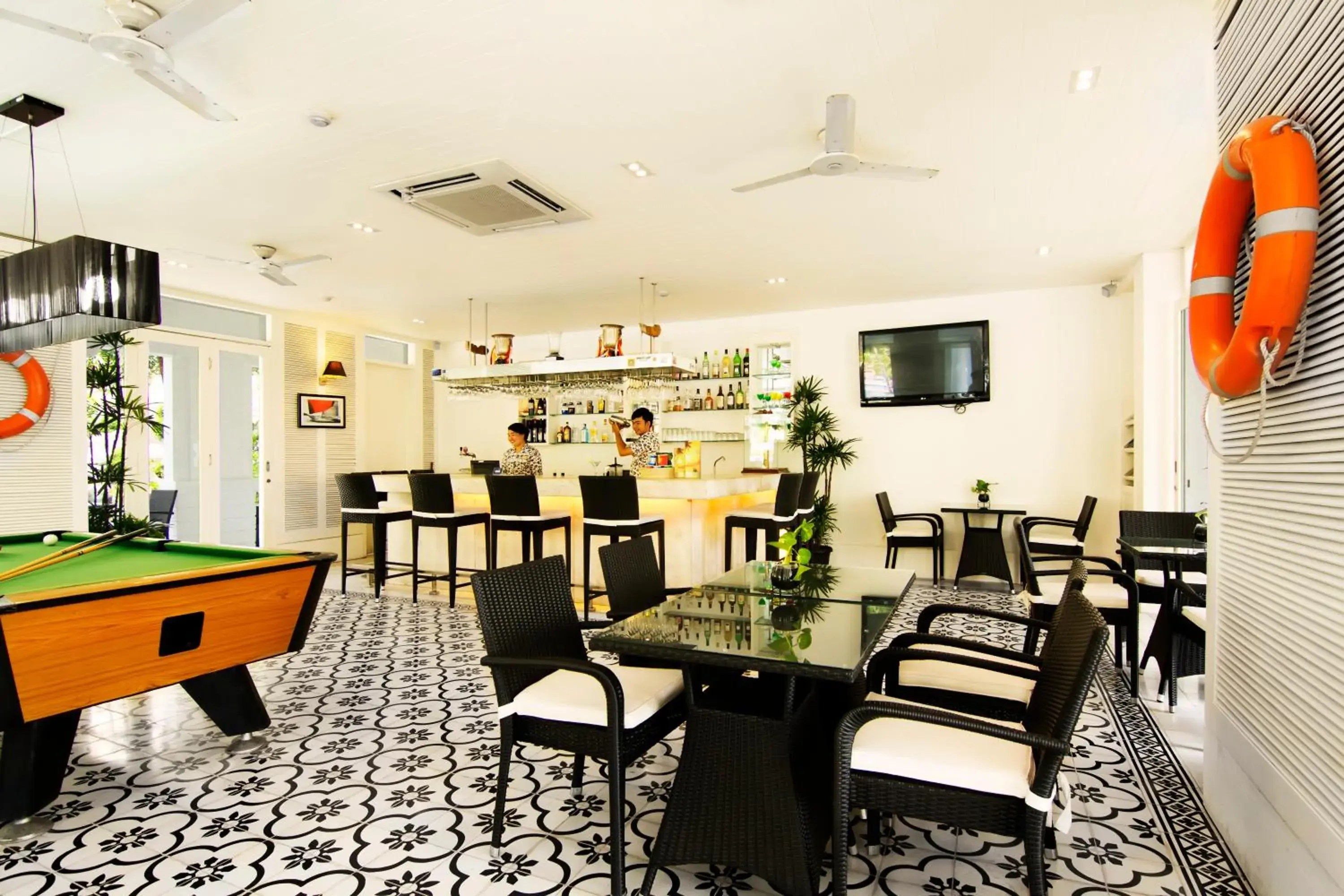 Lounge or bar, Restaurant/Places to Eat in Nongsa Point Marina