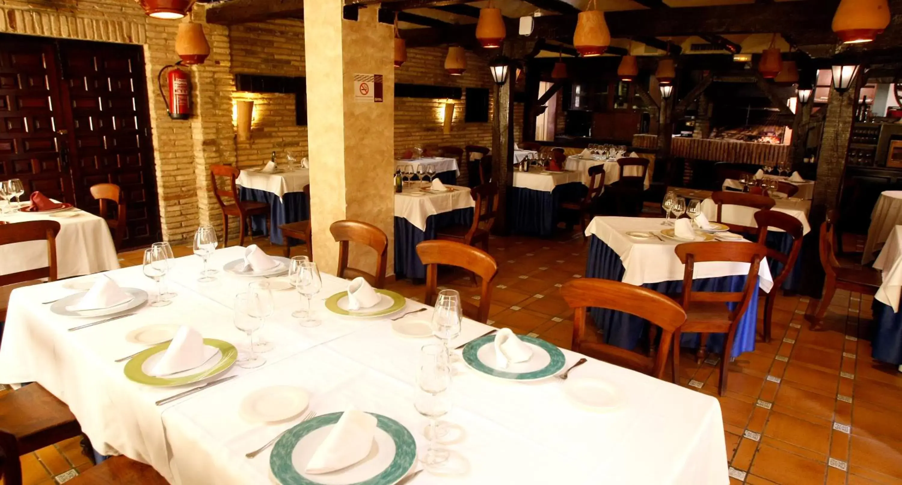 Restaurant/Places to Eat in Hotel El Águila