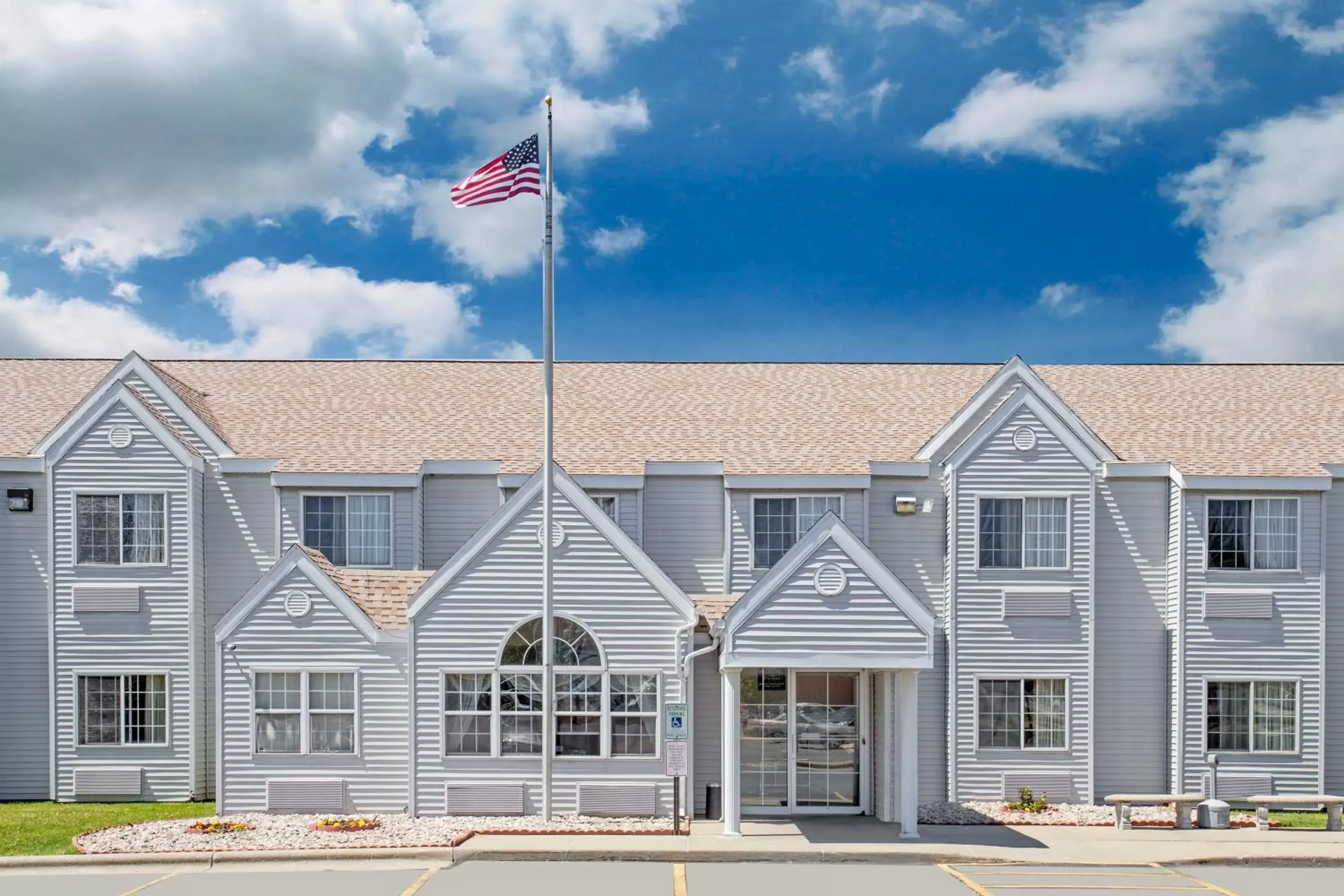 Facade/entrance, Property Building in Microtel Inn by Wyndham Janesville