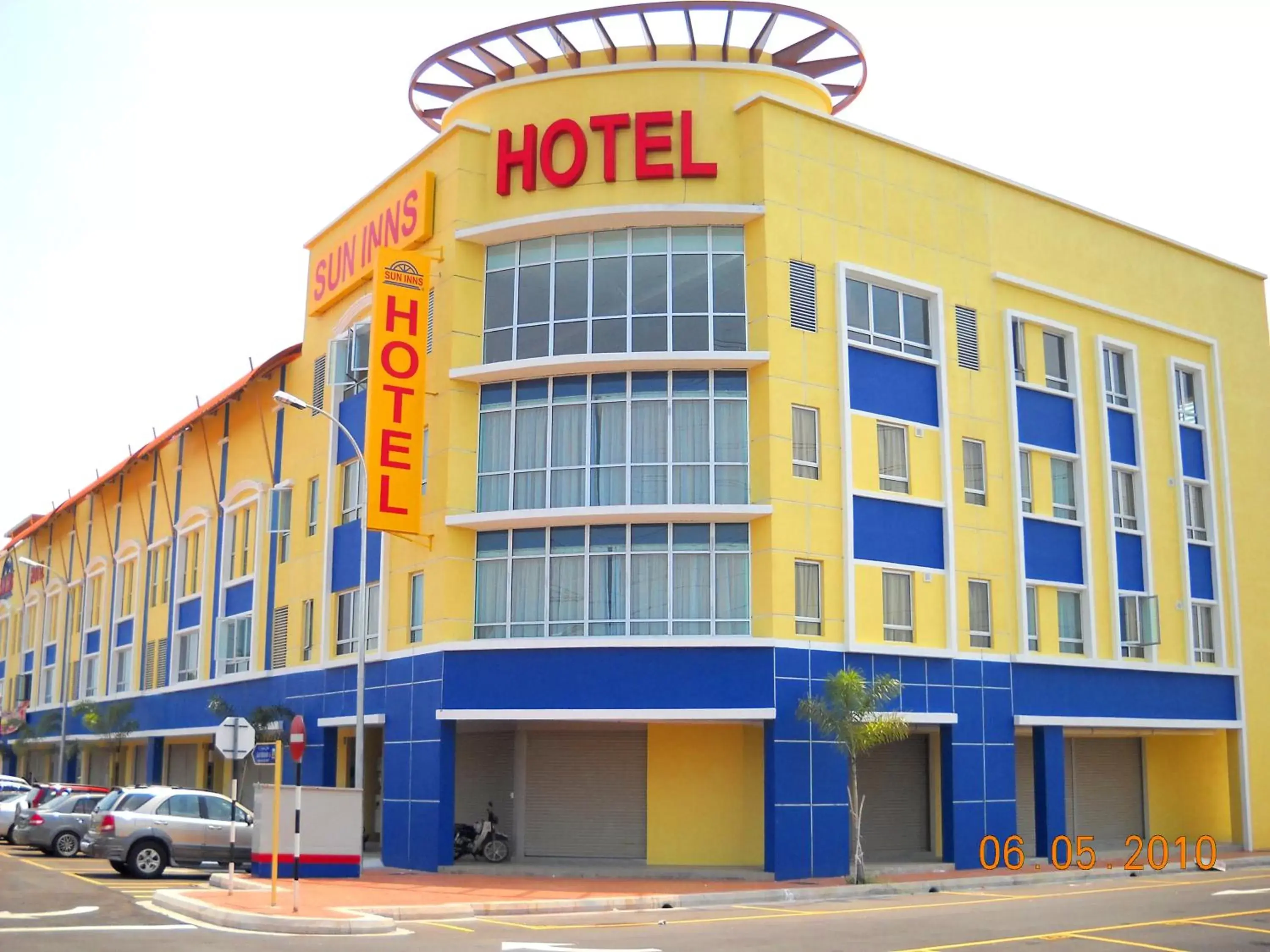 Facade/entrance, Property Building in Sun Inns Hotel Kuala Selangor