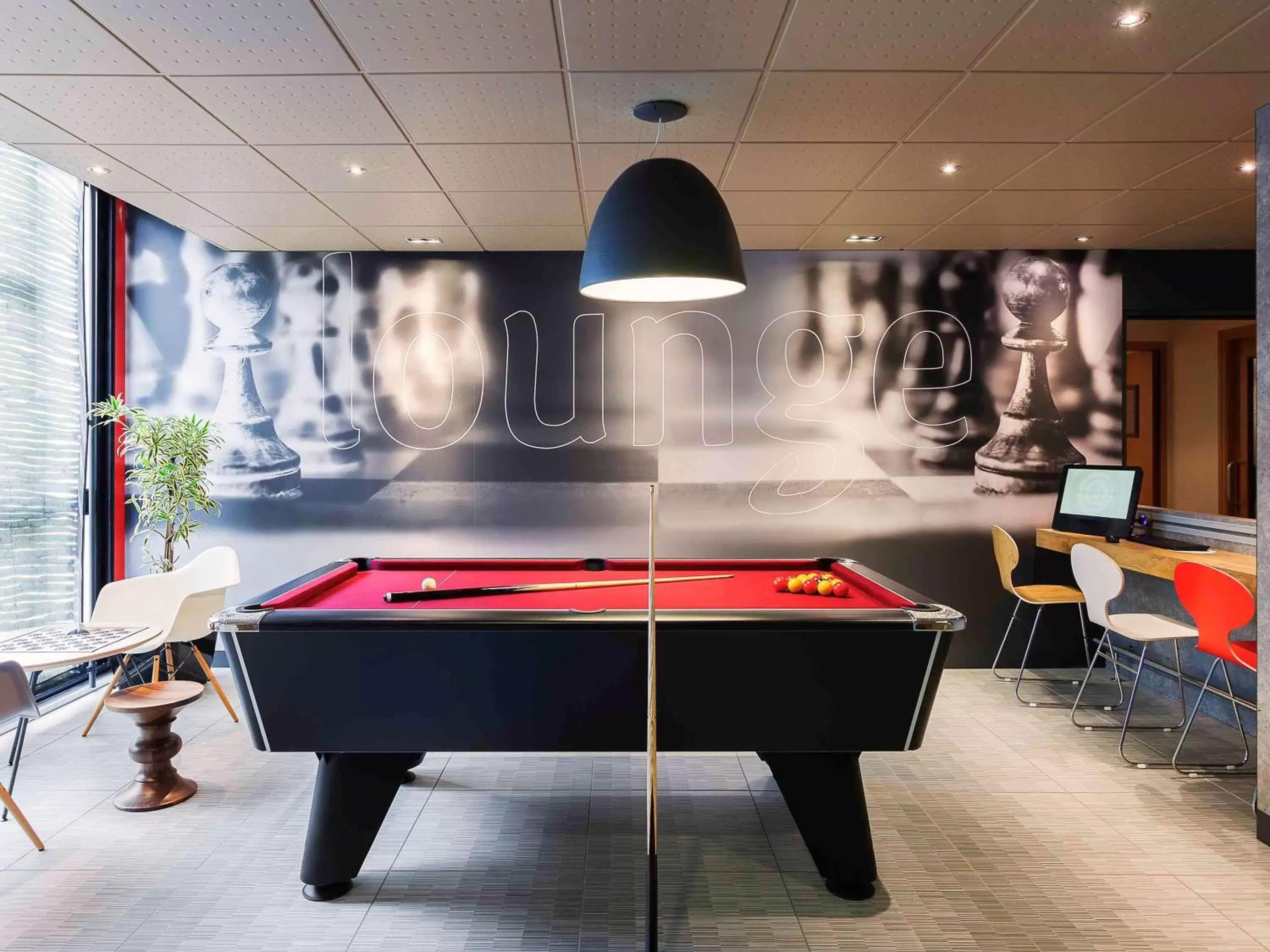 Restaurant/places to eat, Billiards in ibis Bourges Centre