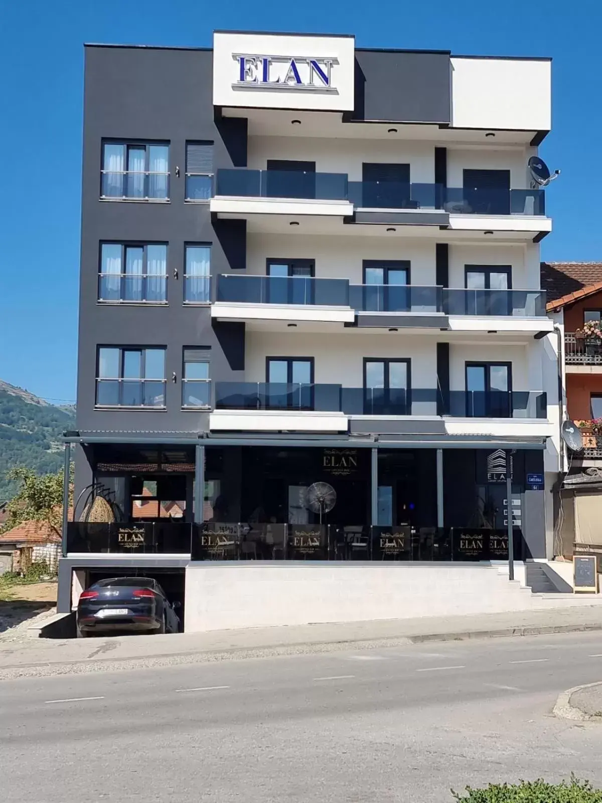 Elan Luxury Apartments & Lounge Bar Elan Luxury Apartments & Lounge Bar