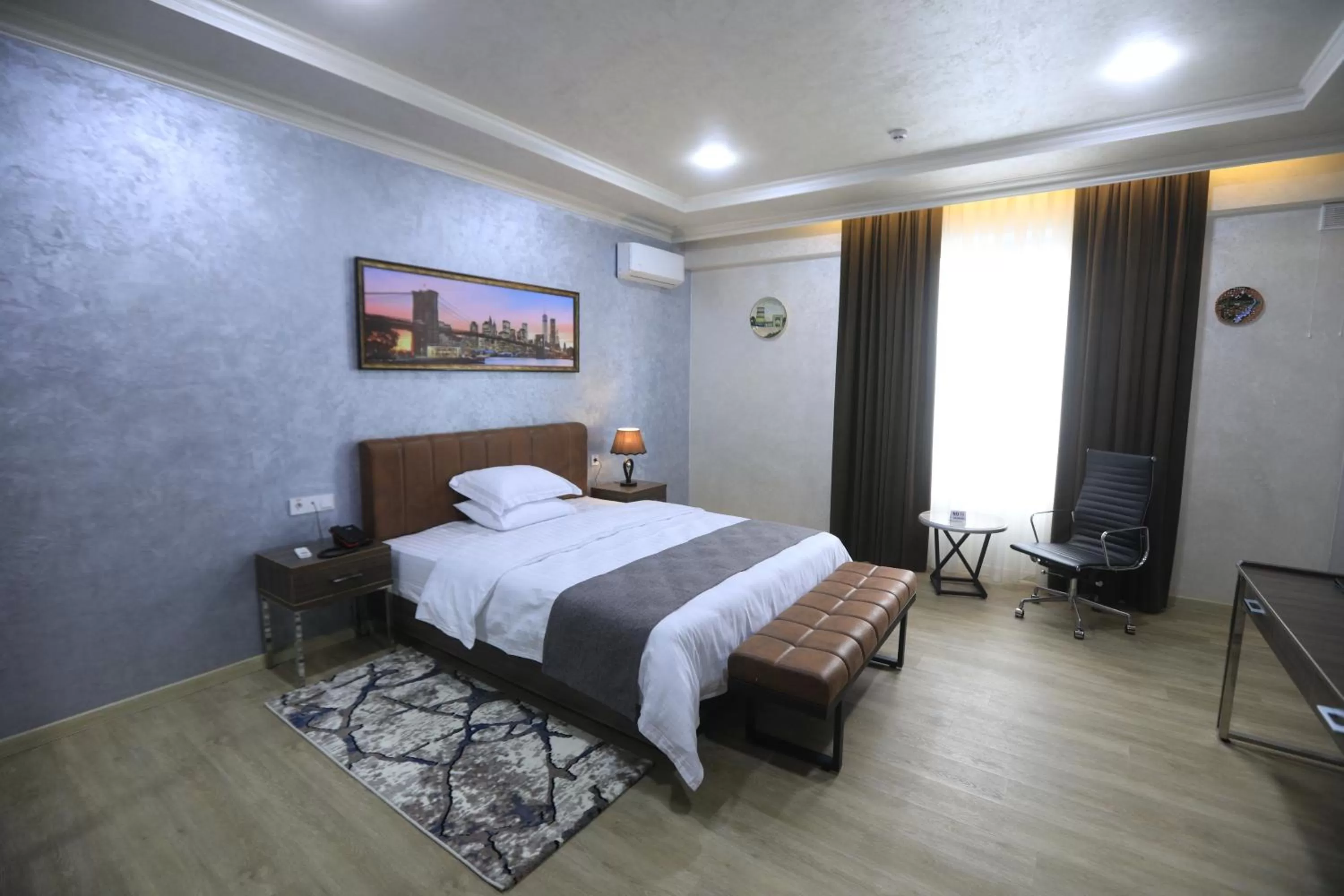 Bedroom, Bed in CHlNOR HOTEL