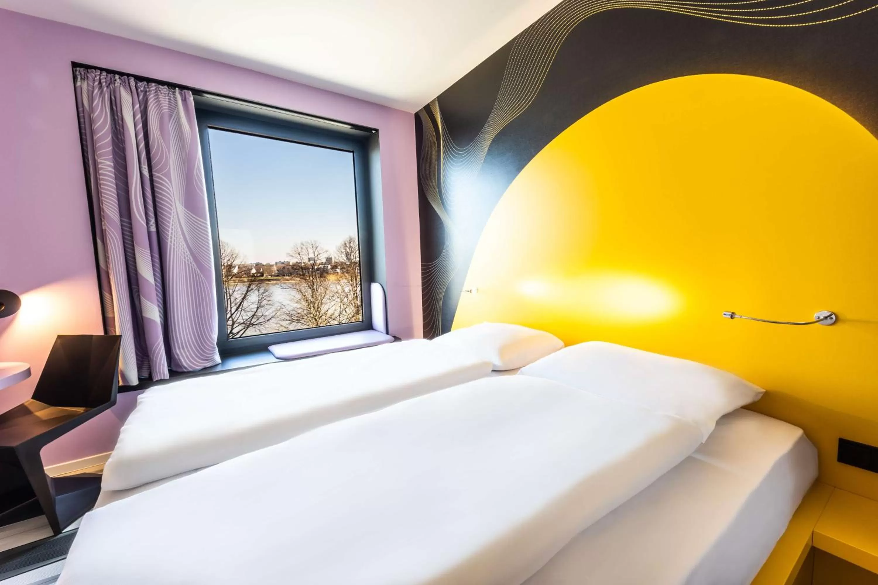 Bedroom, Bed in Prize by Radisson, Bonn City