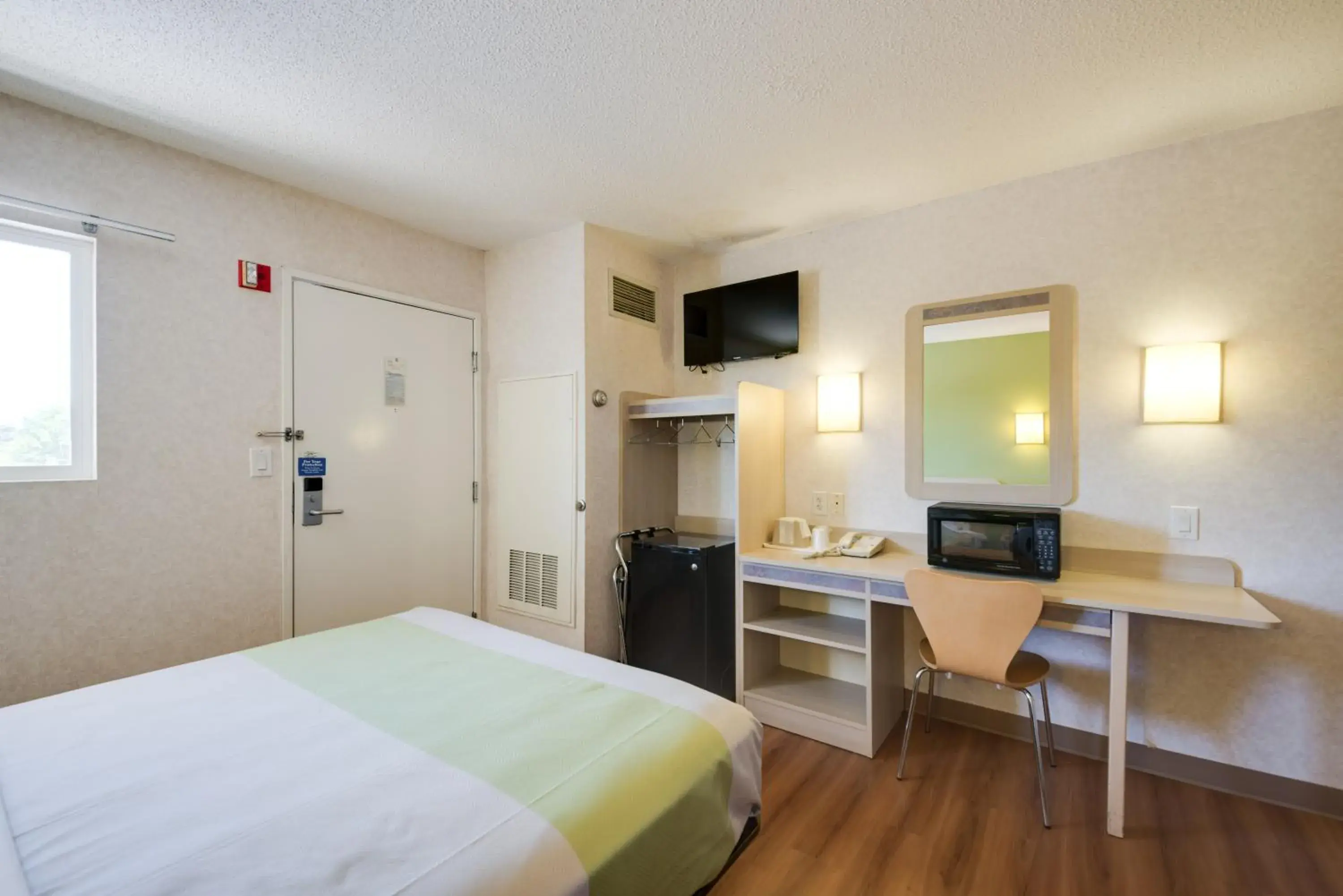 Bedroom, Room Photo in Motel 6-Statesville, NC