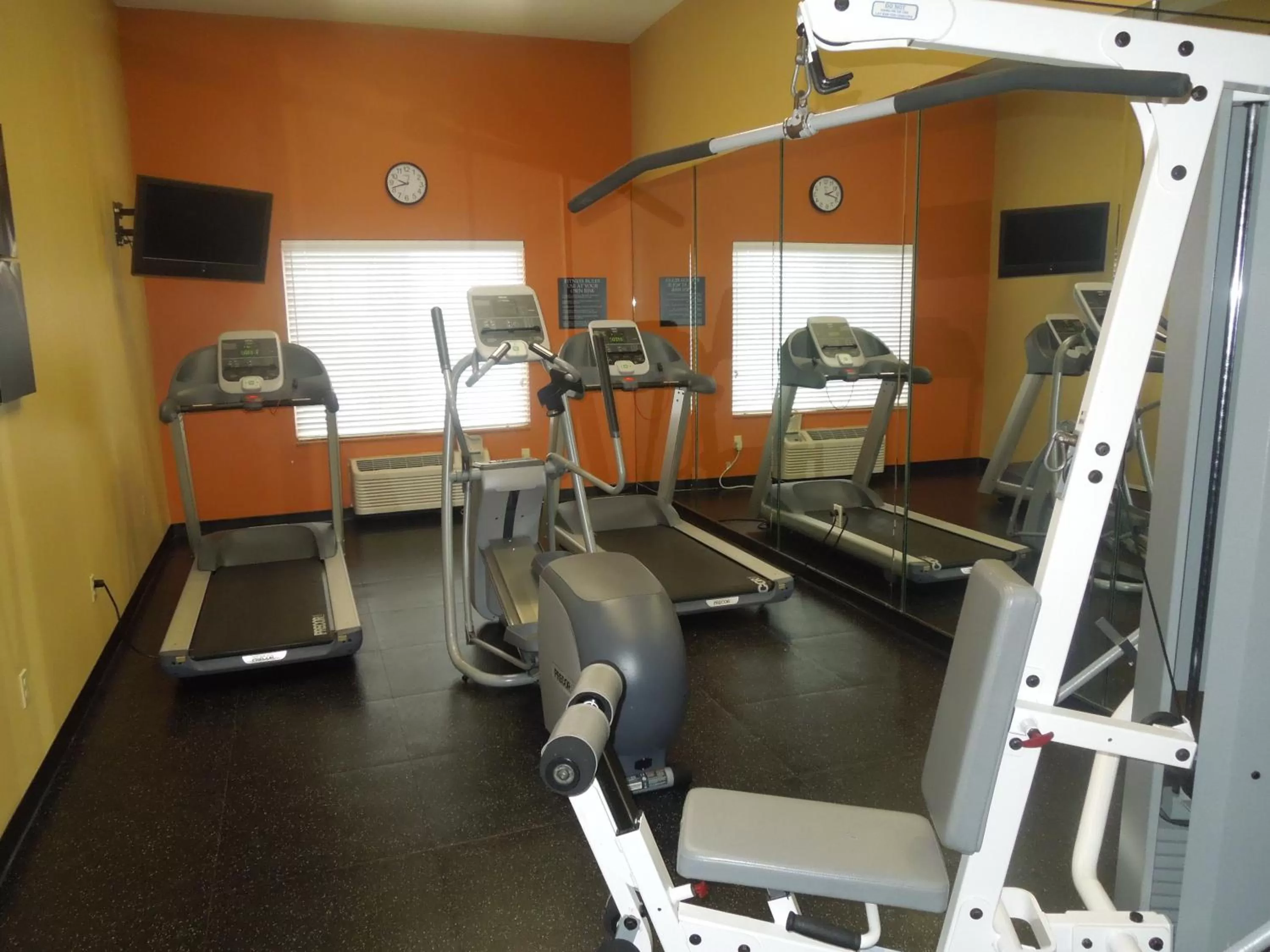 Fitness centre/facilities in Country Inn & Suites by Radisson, Bel Air-Aberdeen, MD