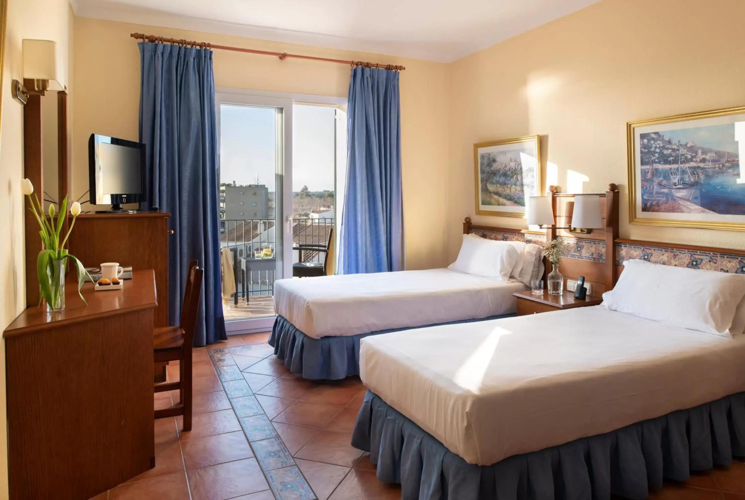 Bedroom, Bed in Hotel Roses Platja Bedroom, Bed in Hotel Roses Platja