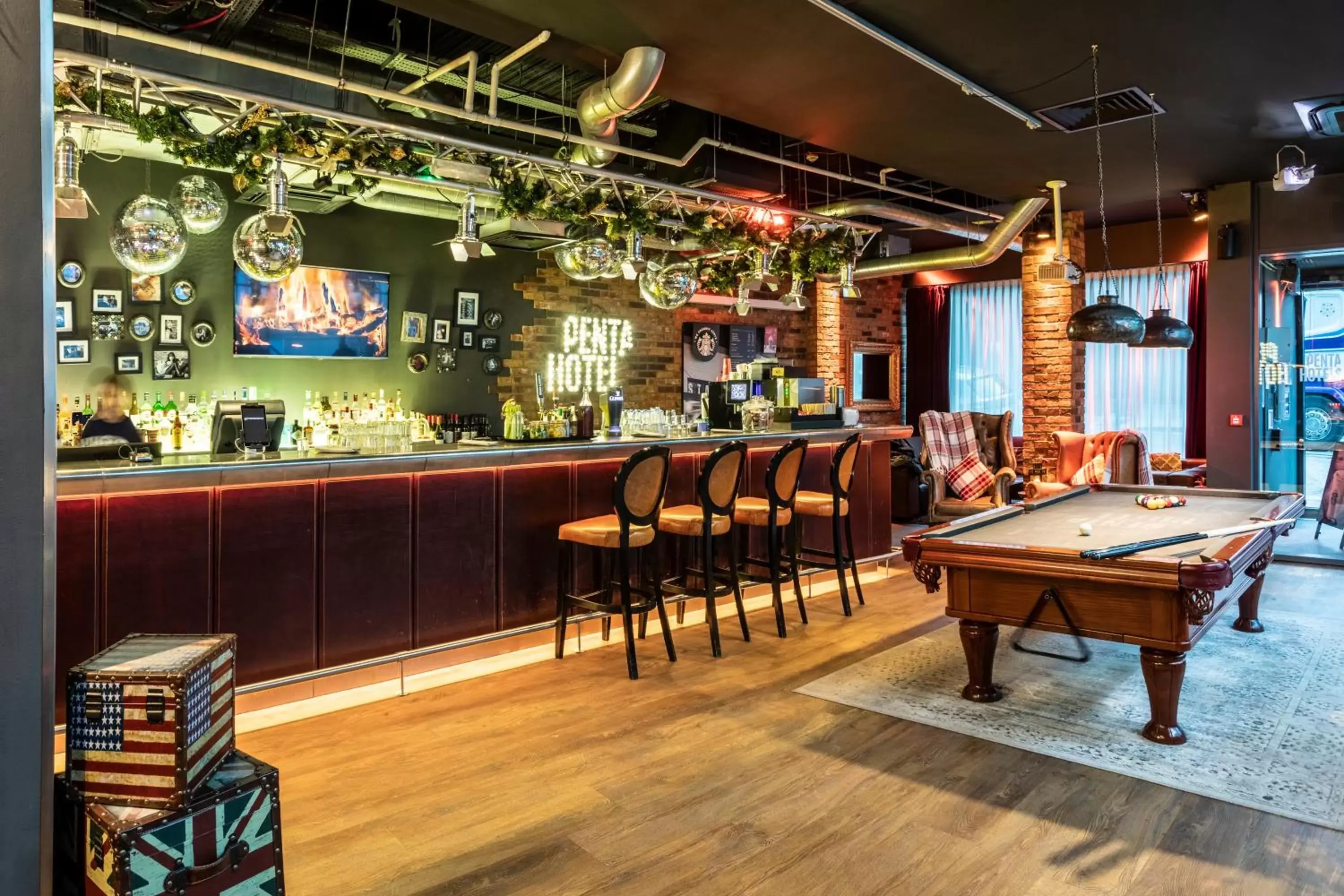 Lounge or bar, Billiards in pentahotel Birmingham