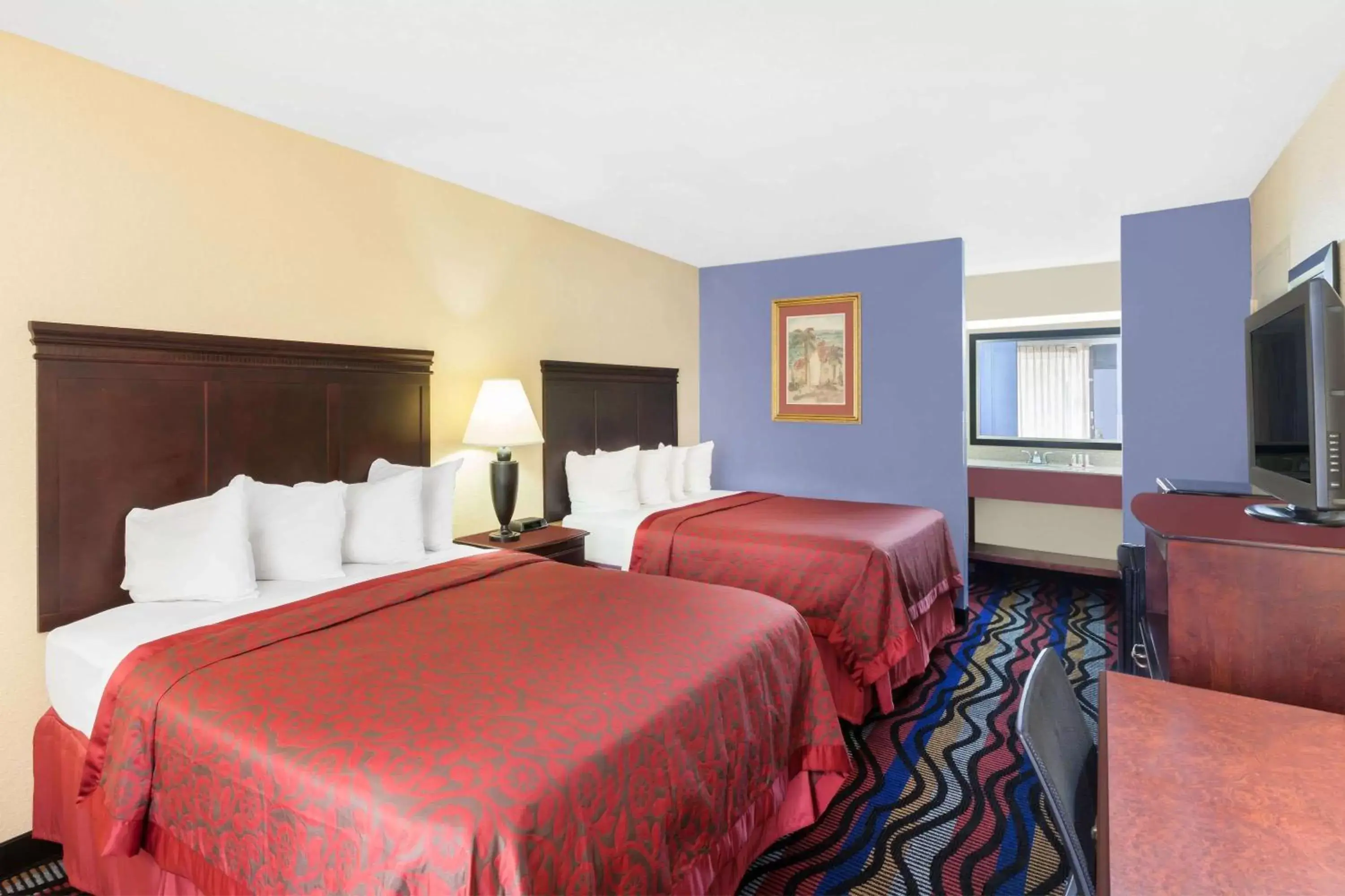 Photo of the whole room, Bed in Days Inn by Wyndham Uvalde
