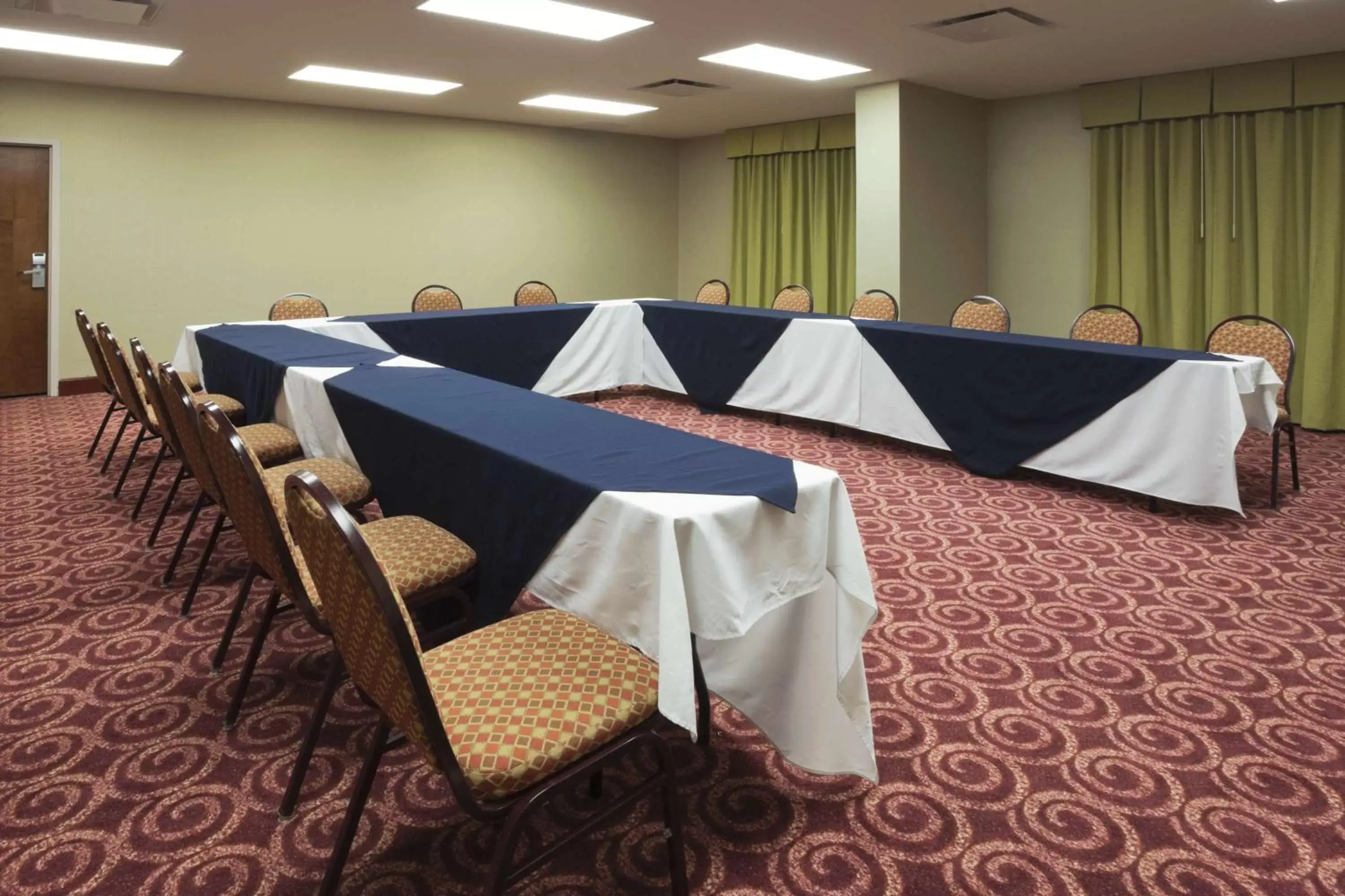 Meeting/conference room in Hampton Inn by Hilton Ciudad Victoria