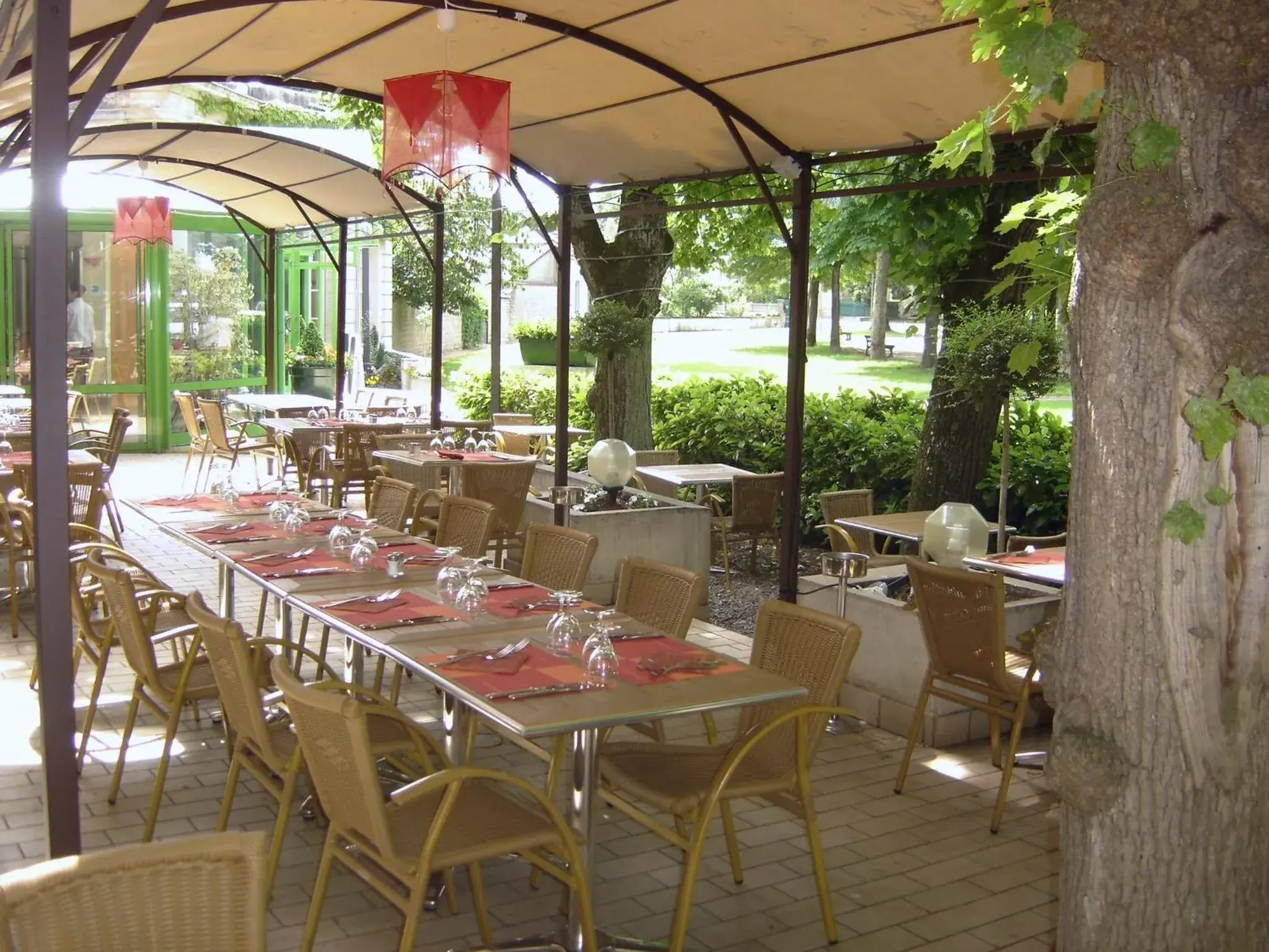 Restaurant/Places to Eat in Hôtel Restaurant Du Parc de la Colombière