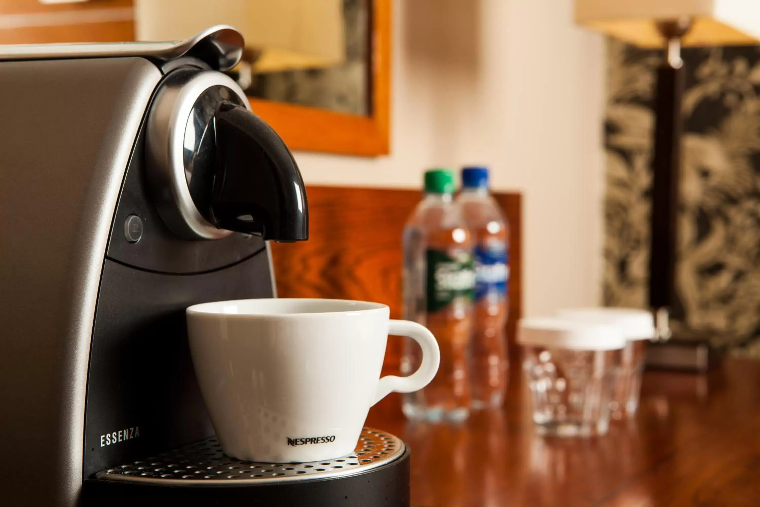 Coffee/tea facilities in Mercure Livingston Hotel