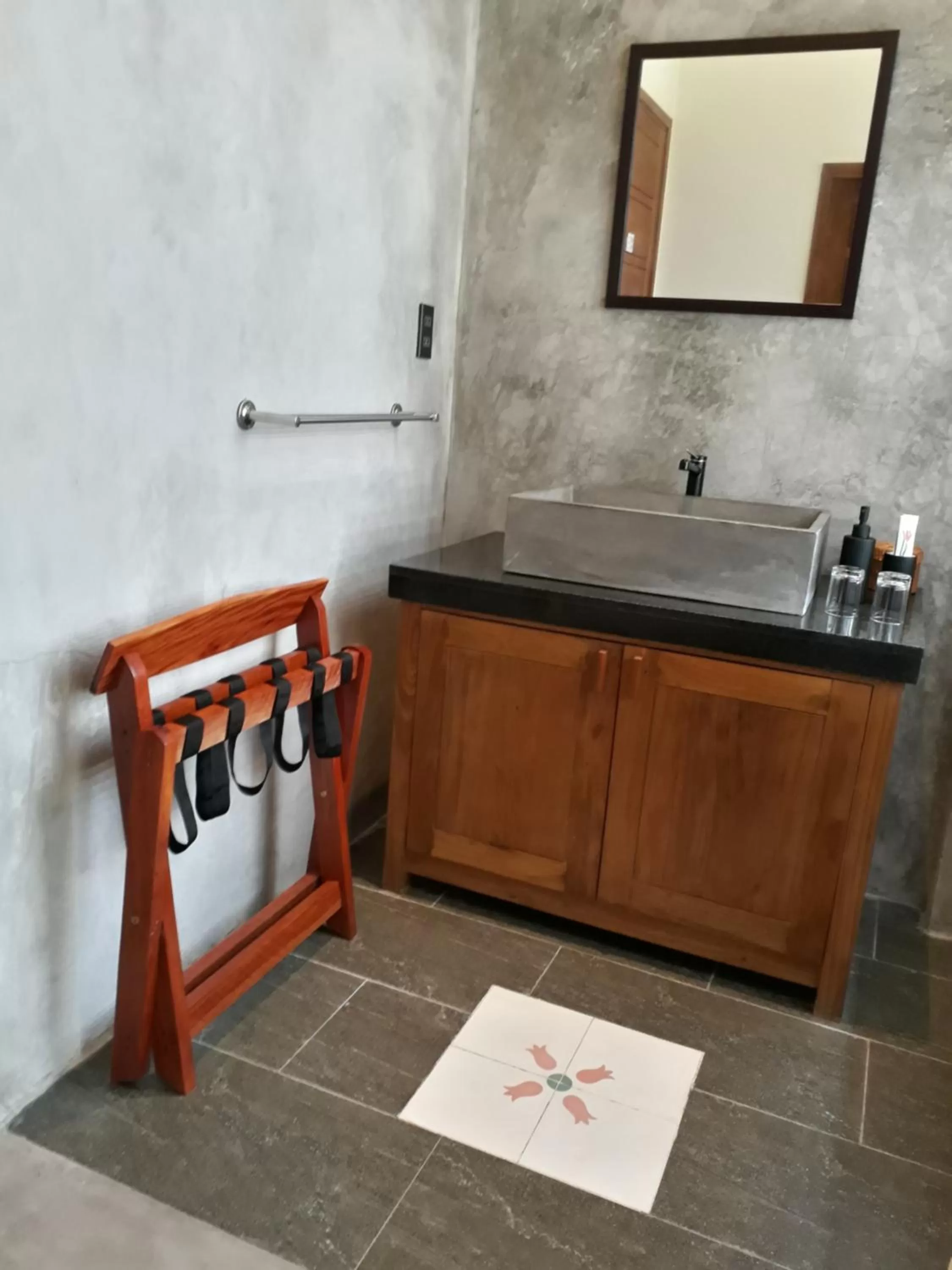 Bathroom in Pink Tulip Hoi An