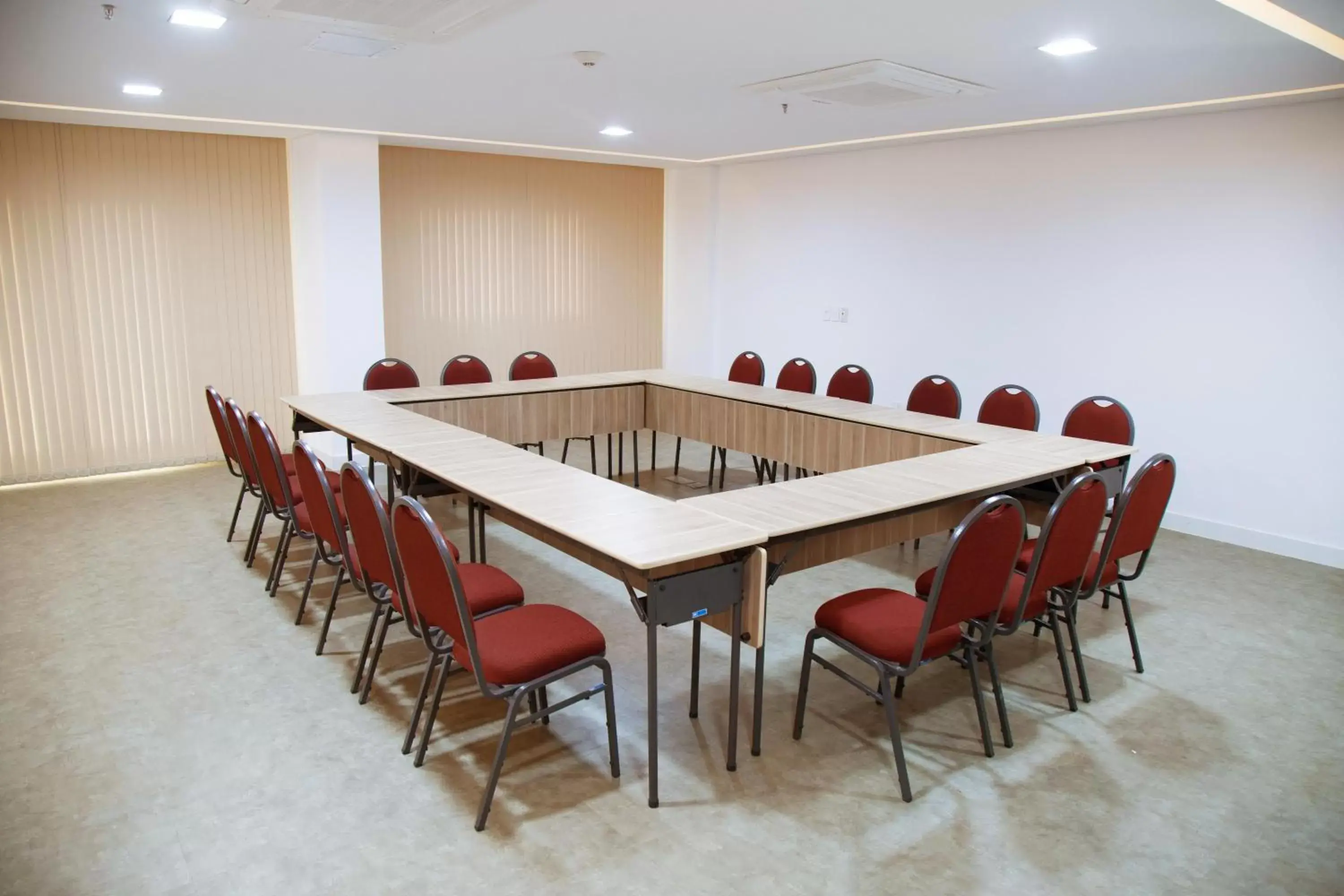 Meeting/conference room in Rio Hotel by Bourbon Ciudad Del Este