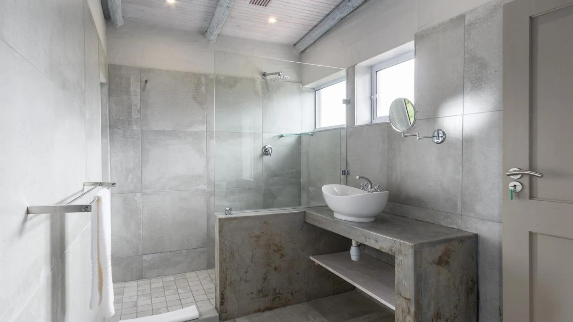 Bathroom in Blue Bay Lodge