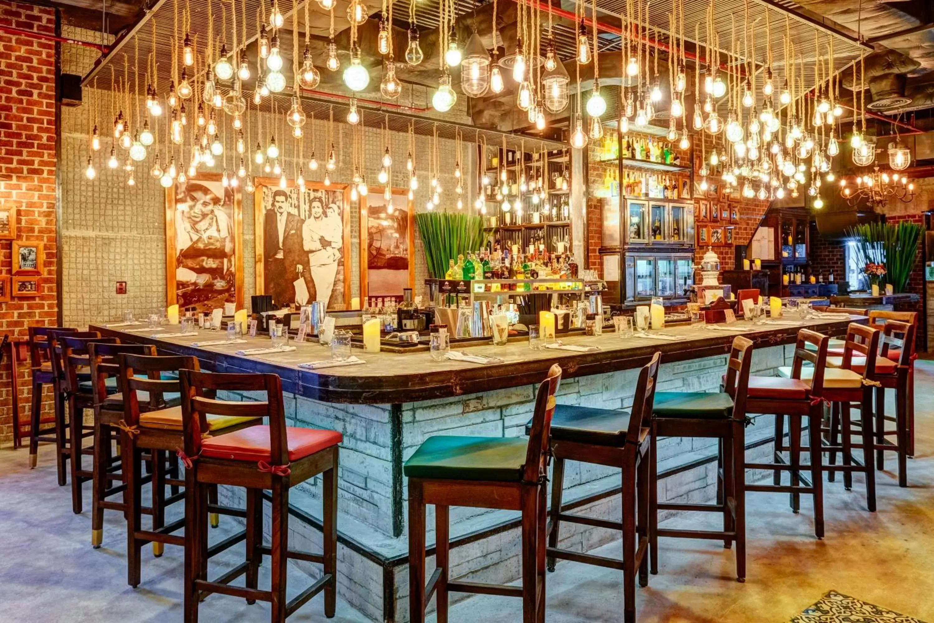 Restaurant/places to eat, Lounge/Bar in Mercure Bangkok Sukhumvit 11