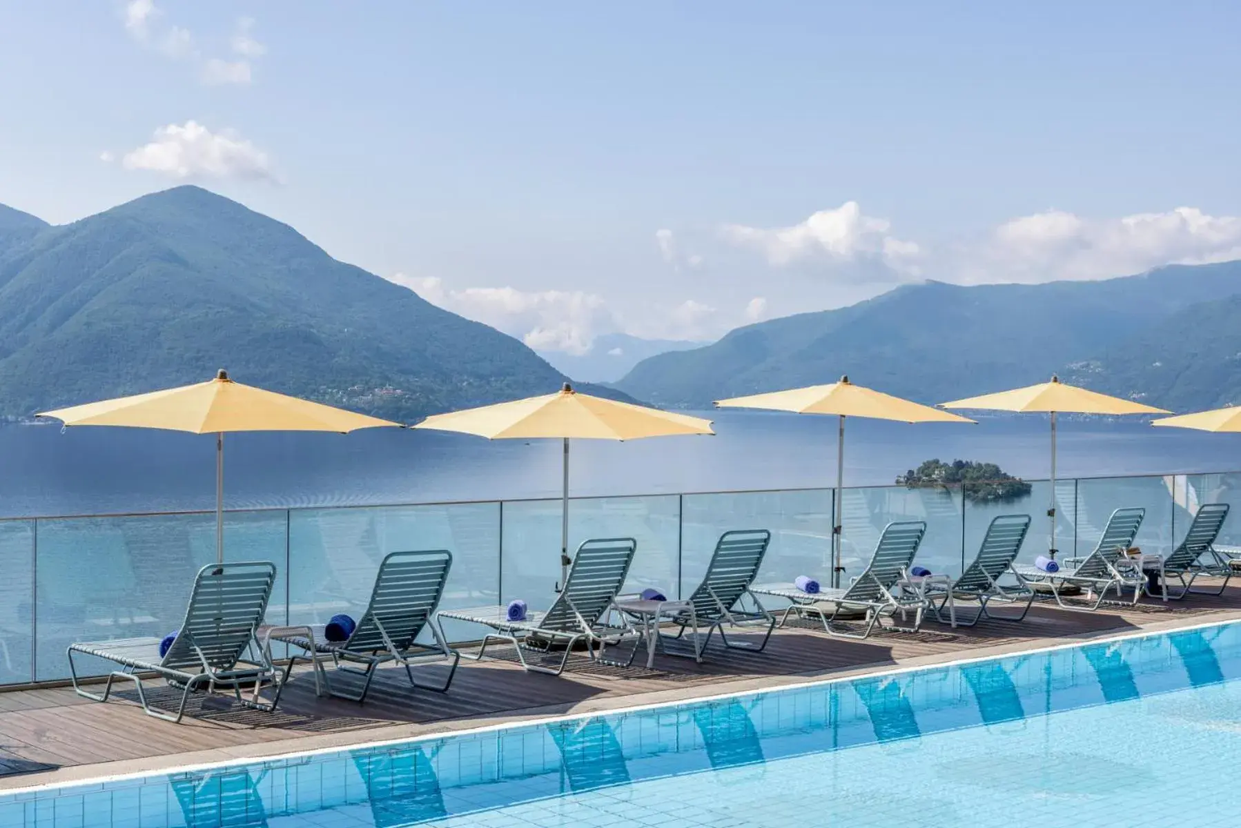 Swimming Pool in Casa Berno Swiss Quality Hotel