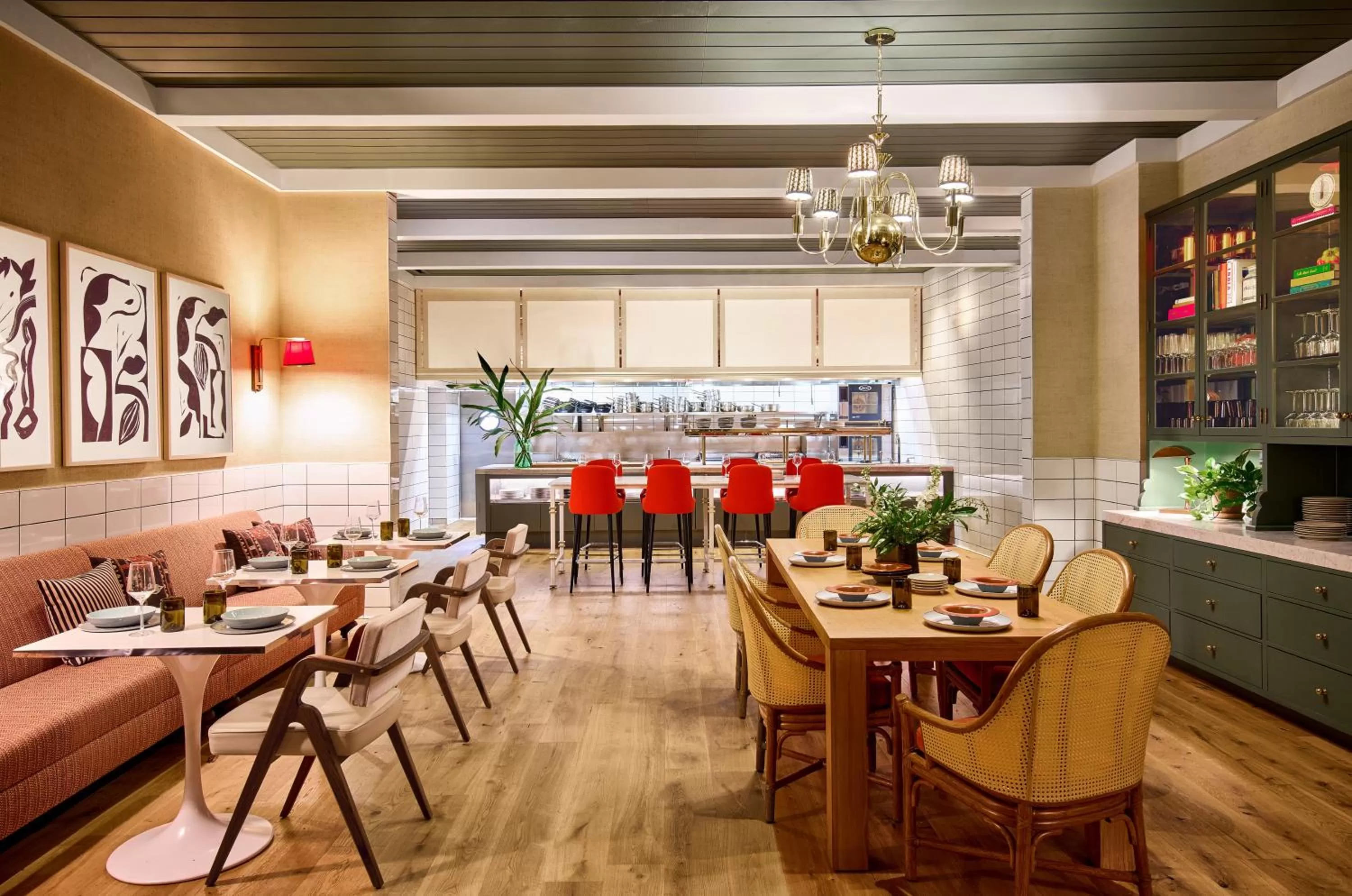Restaurant/places to eat in Virgin Hotels New Orleans