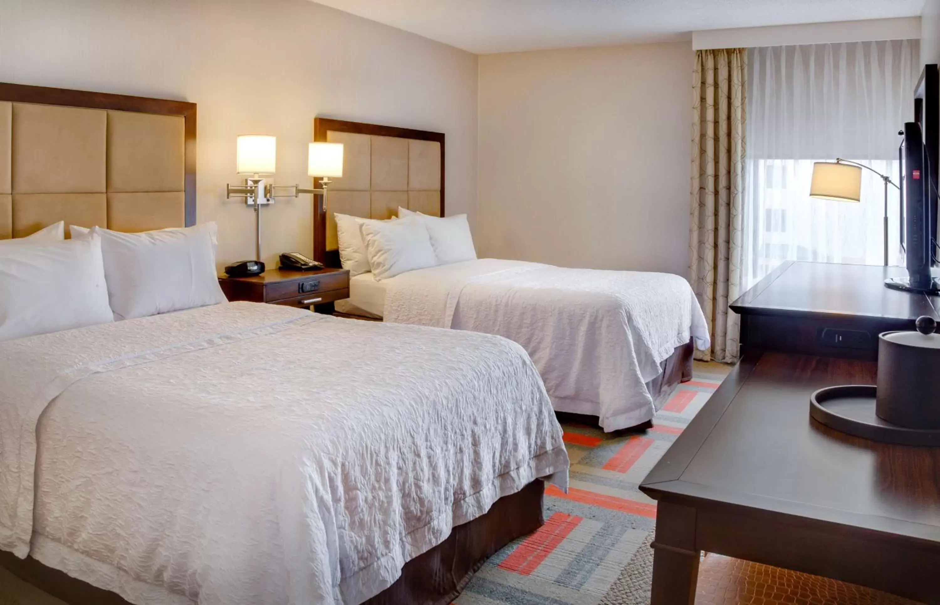 Double Room with Two Double Beds - Hearing Access in Hampton Inn Harrisonburg - University Double Room with Two Double Beds - Hearing Access in Hampton Inn Harrisonburg - University