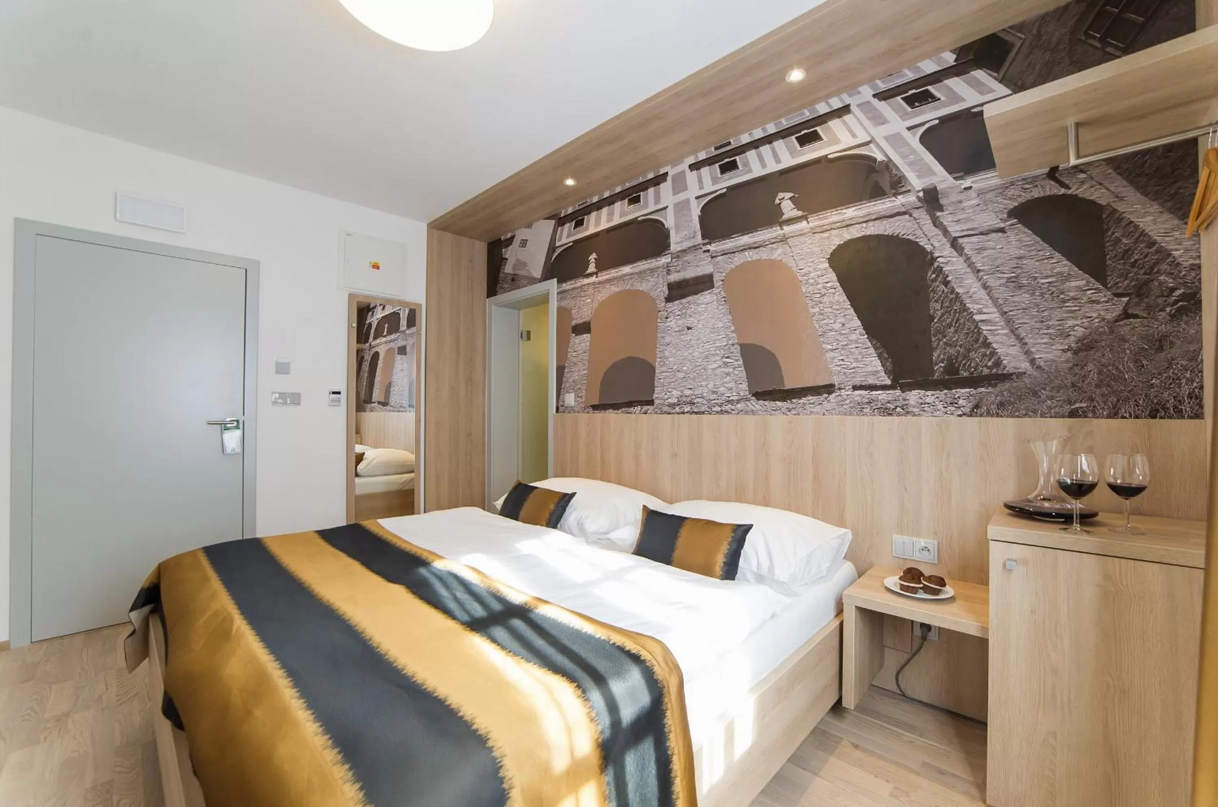 Bed in Garni hotel Castle Bridge