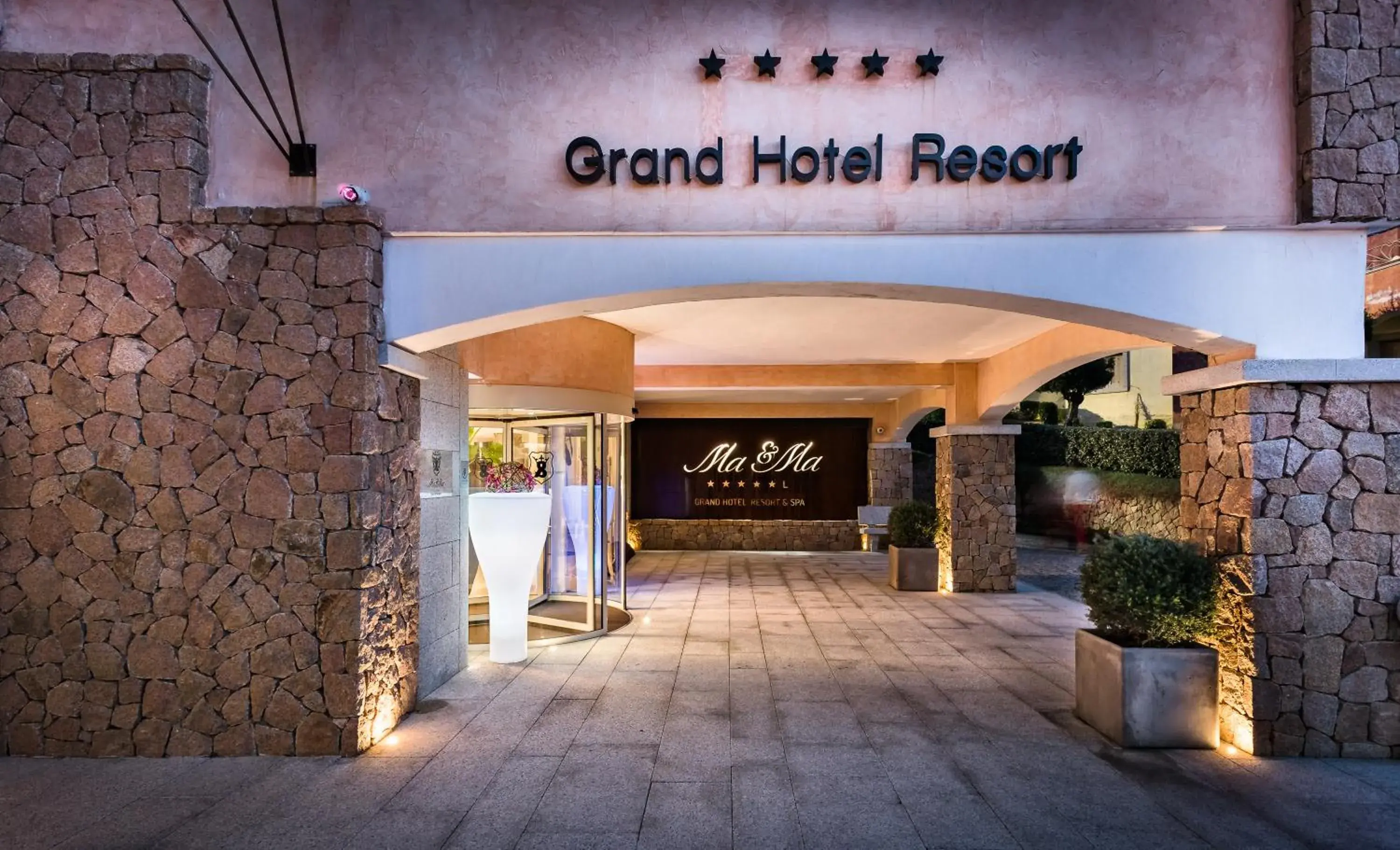 Facade/entrance in Grand Hotel Ma&Ma Resort